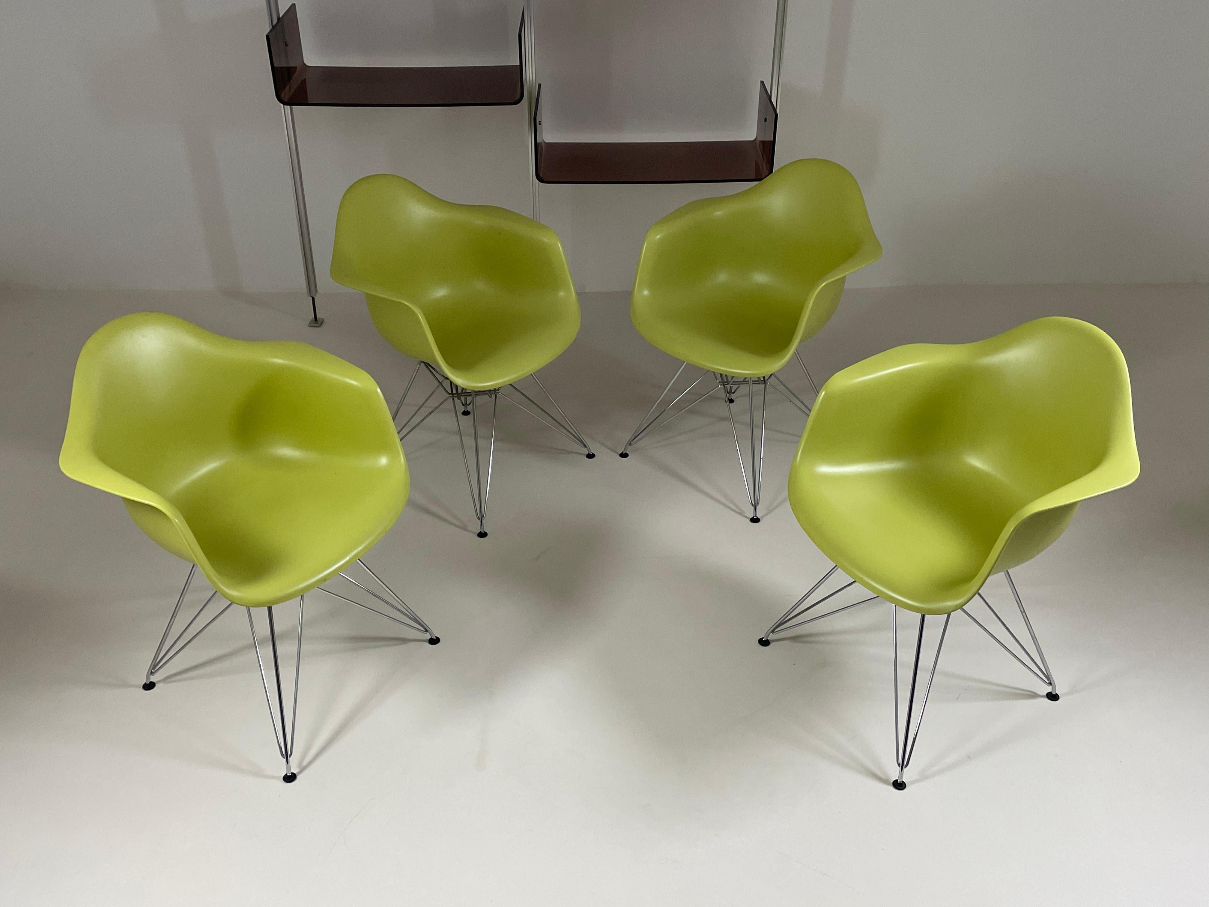 Contemporary Set of 4 Vintage Plastic Dar Armchairs by Charles and Ray Eames for Vitra, 2007