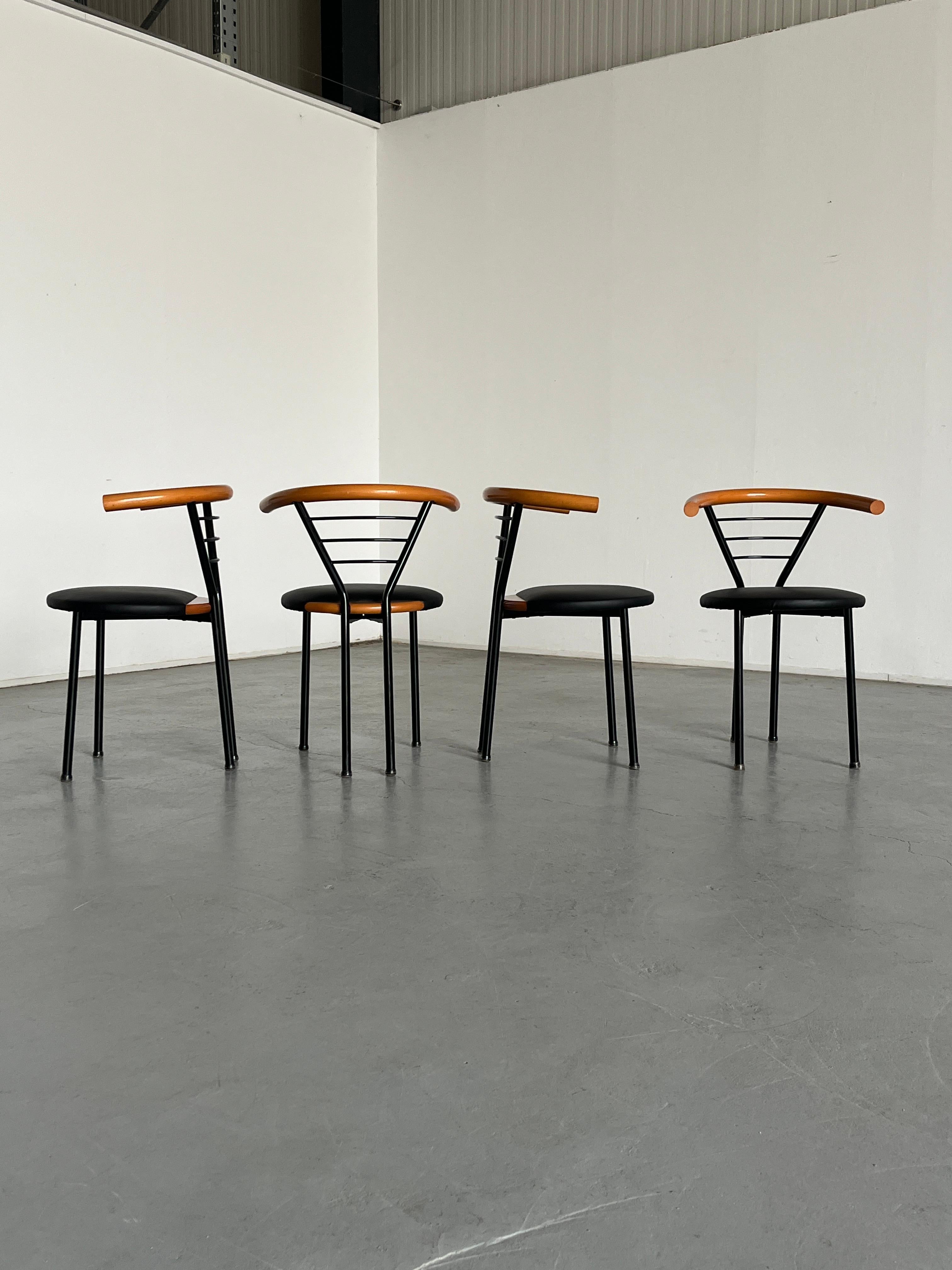 Metallo Set di 4 poltrone geometriche postmoderne vintage, stile Memphis scultoreo, anni '90 in vendita