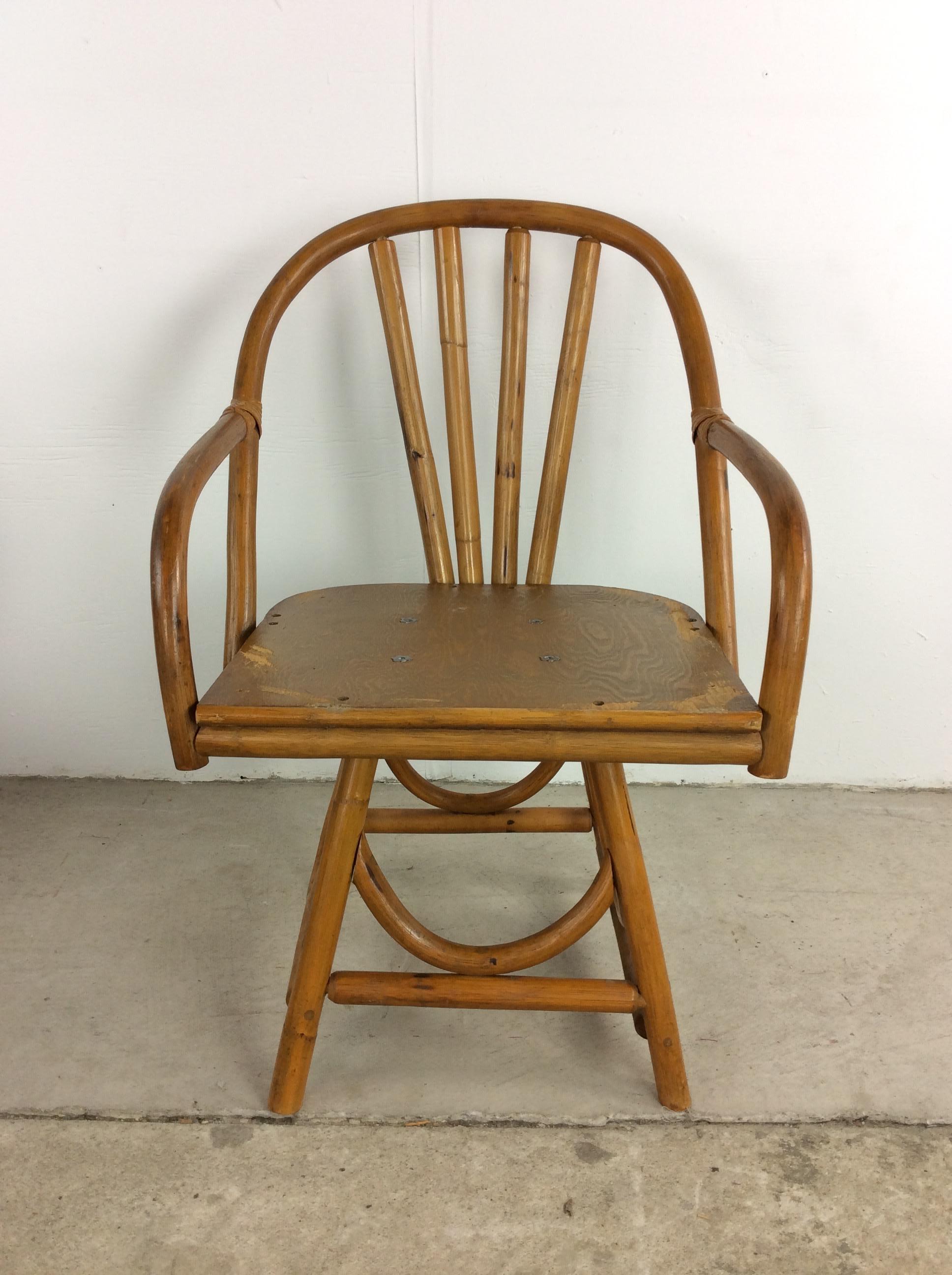 Set of 4 Vintage Rattan Chairs with Swivel Base For Sale 6