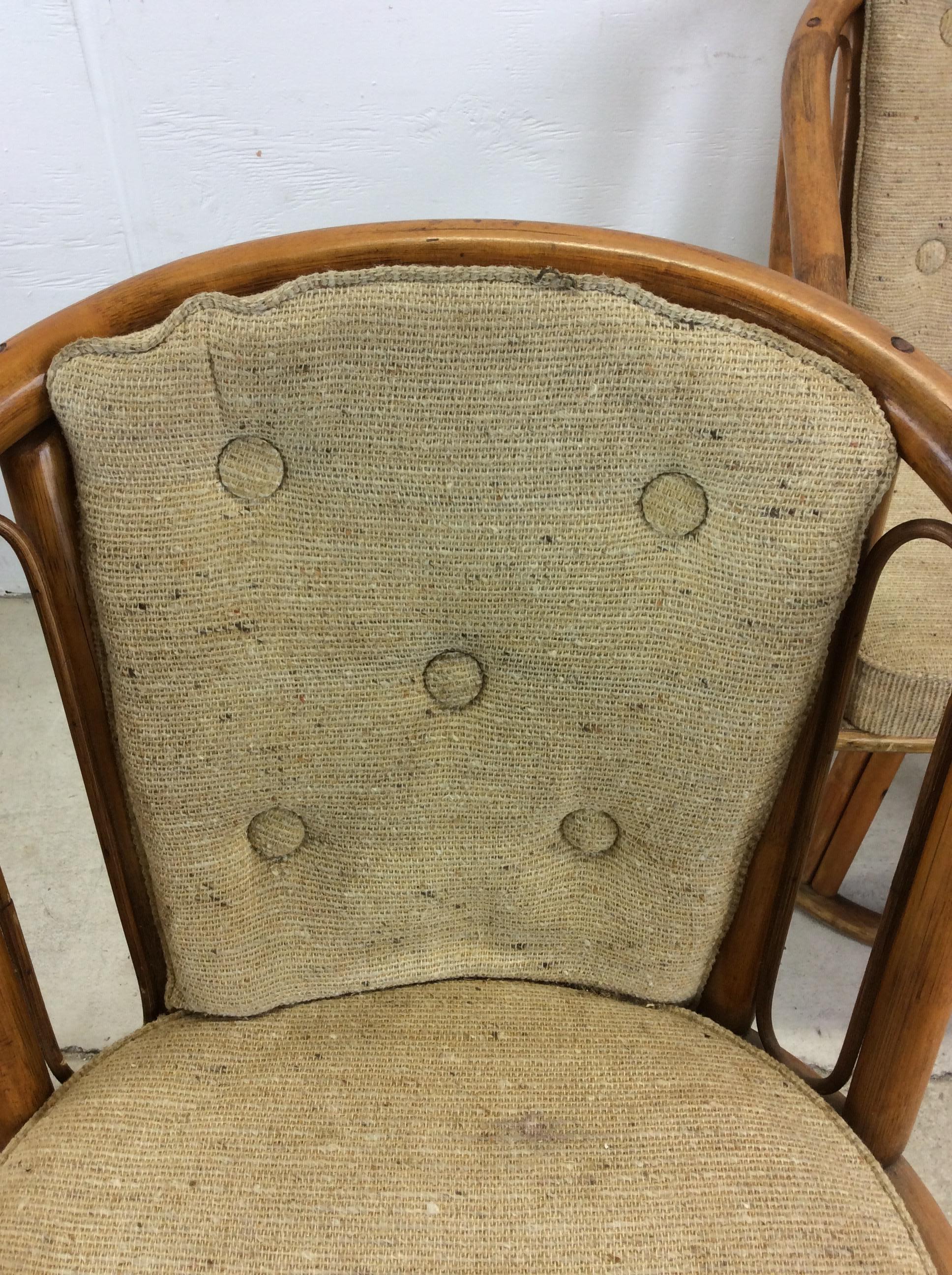 20ième siècle Ensemble de 4 chaises vintage en rotin avec base pivotante en vente