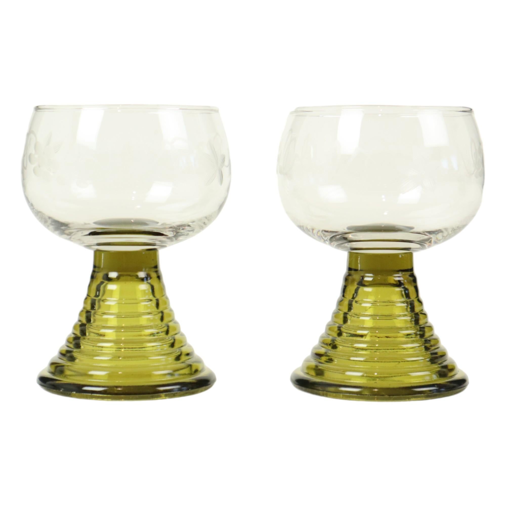 Set of 4 Vintage Roemer Etched Glasses Green Base Germany For Sale 5