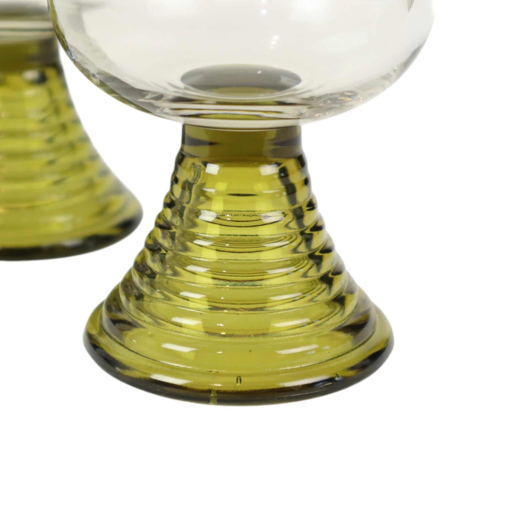 Set of 4 Vintage Roemer Etched Glasses Green Base Germany In Excellent Condition For Sale In Poperinge, BE