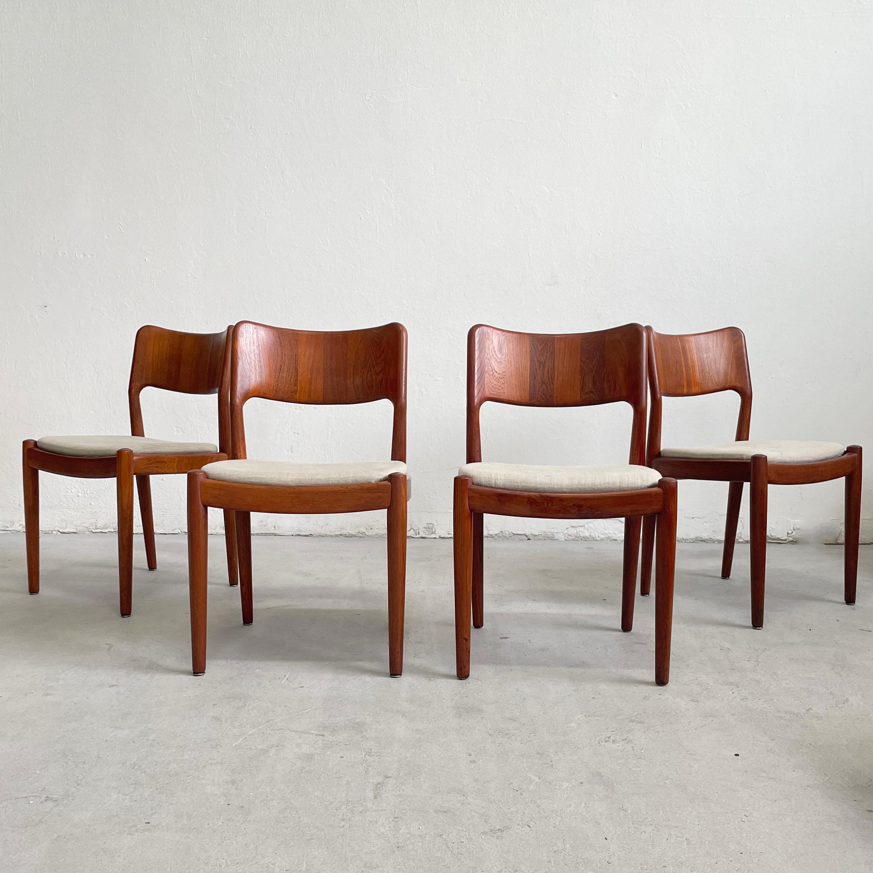 Scandinavian Modern Set of 4 Vintage Scandinavian Mid-century Modern Teak Dining Chairs by Glostrup For Sale