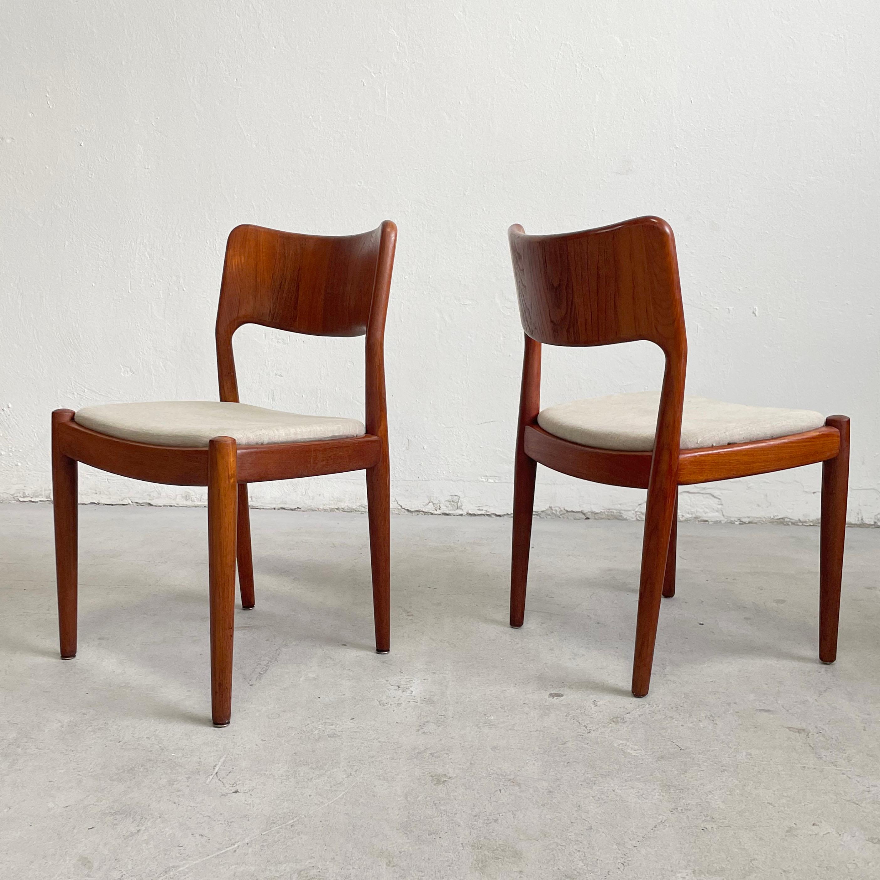 Fabric Set of 4 Vintage Scandinavian Mid-century Modern Teak Dining Chairs by Glostrup For Sale