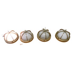 Set de 4 apliques náuticos de latón estilo vintage    Las lámparas son de latón