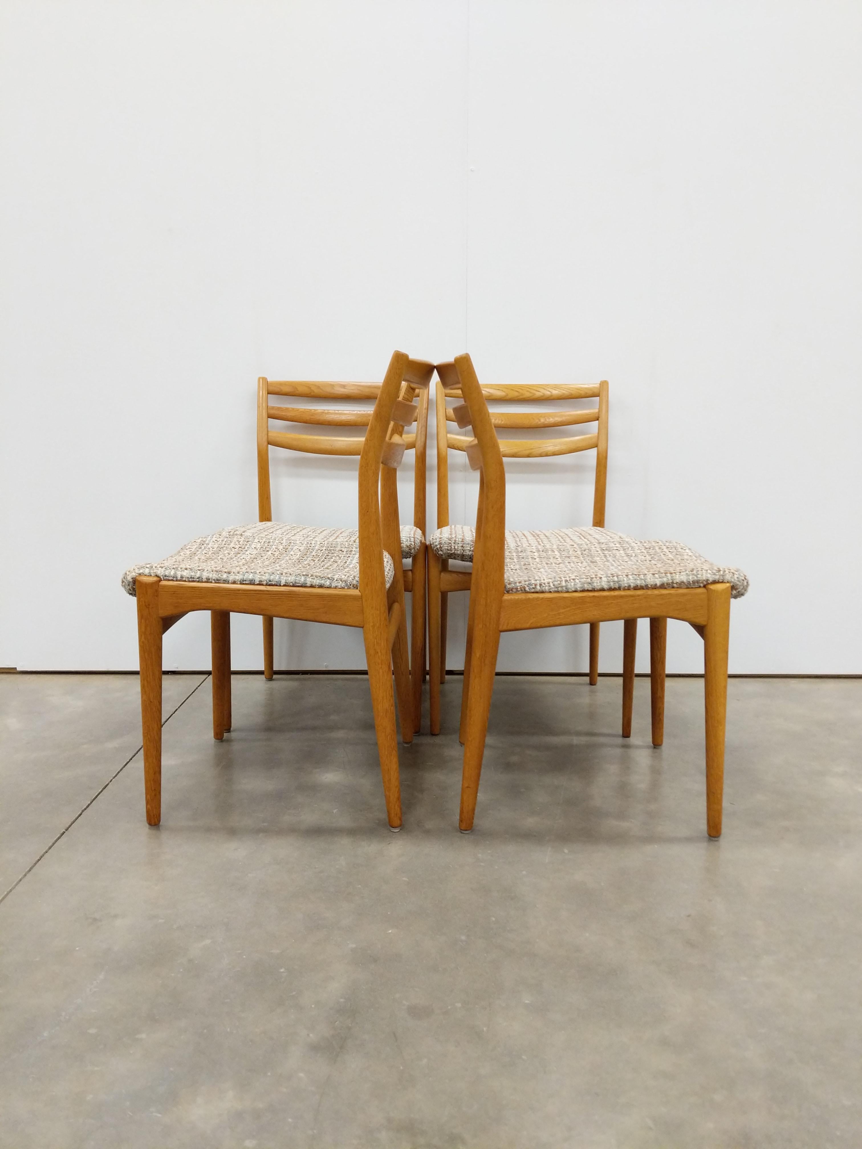 Set of 4 Vintage Swedish Modern Dining Chairs In Good Condition For Sale In Gardiner, NY