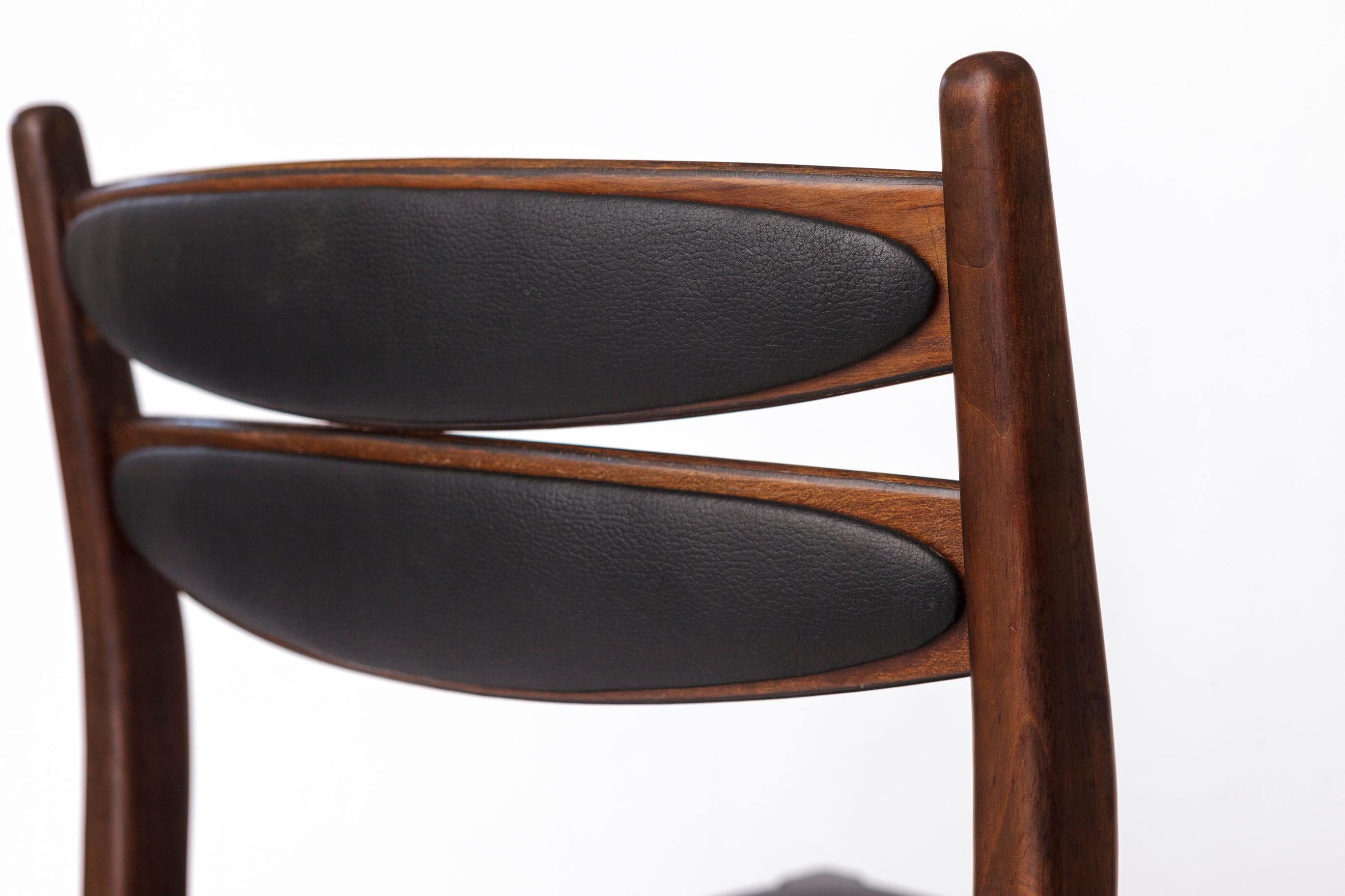 Satz von 4 Vintage Teak Esszimmerstühle, 1960er Jahre Deutsch Mitte des Jahrhunderts Modern, Schwarz Faux (Moderne der Mitte des Jahrhunderts) im Angebot