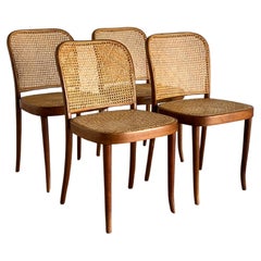 Satz von 4 Vintage Thonet Bentwood No.811 Stühlen aus Bugholz, entworfen von Josef Hoffman, 1970er Jahre