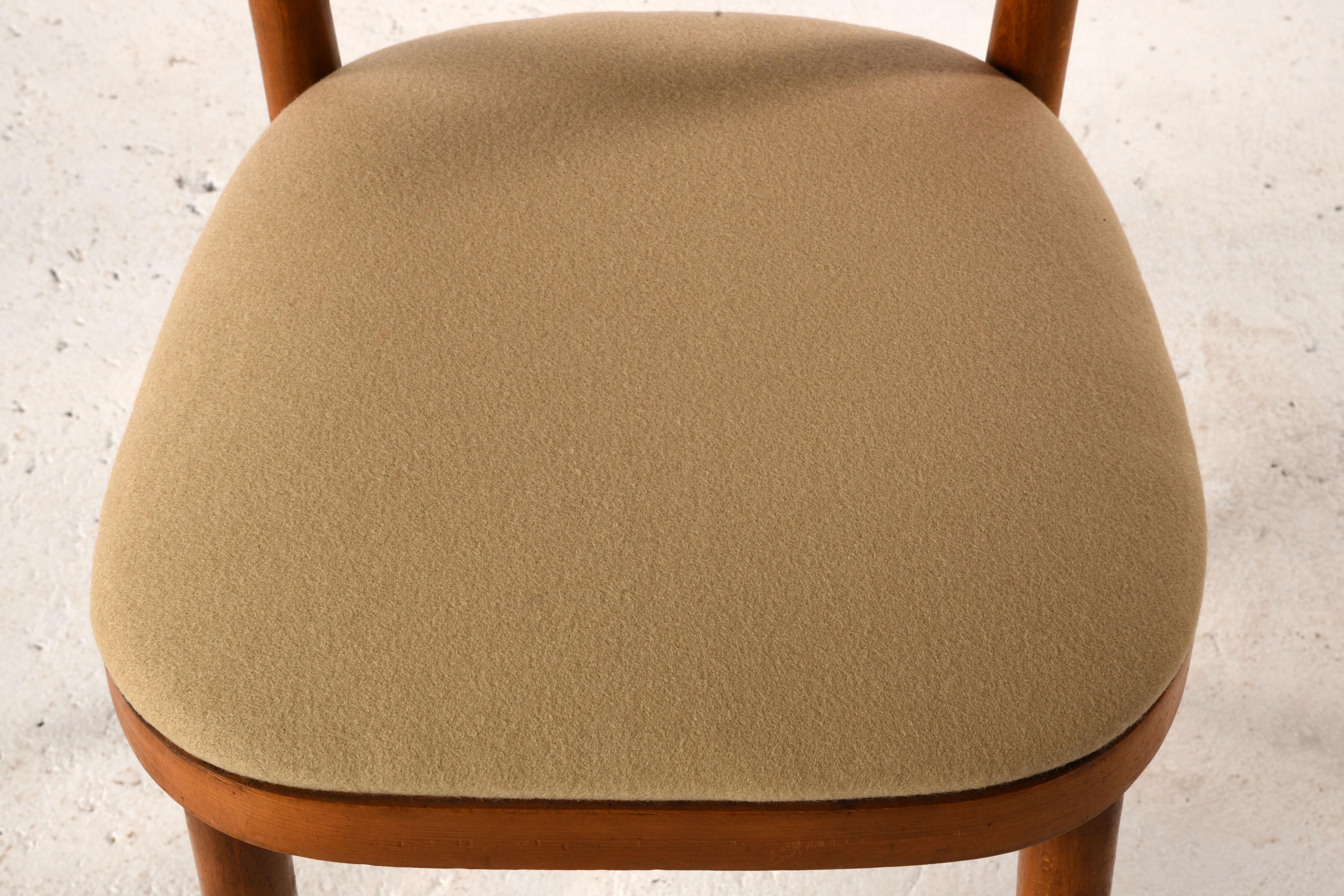 Set of 4 vintage Thonet chairs from the 1920/40s restored with a woollen cloth 6