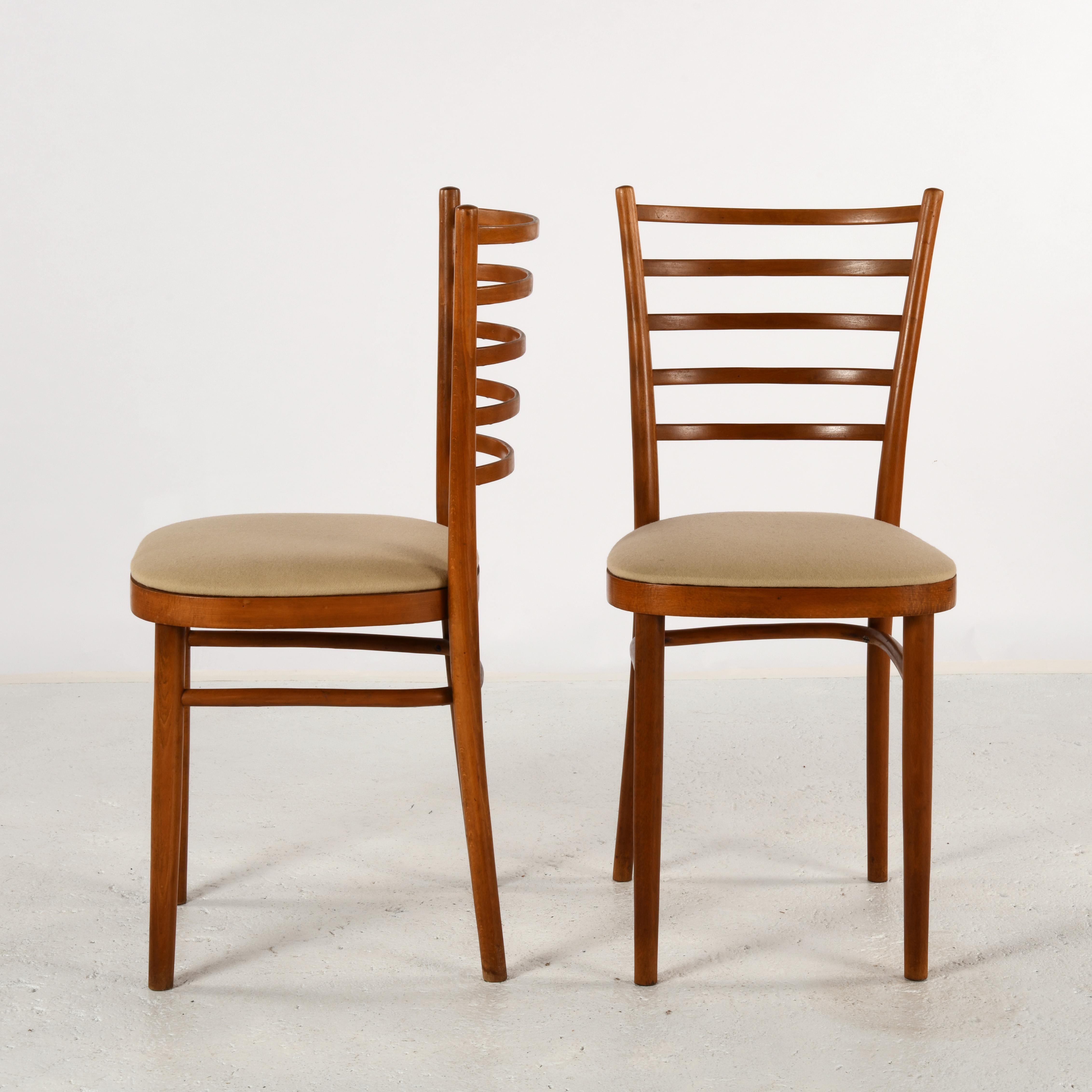 Woodwork Set of 4 vintage Thonet chairs from the 1920/40s restored with a woollen cloth
