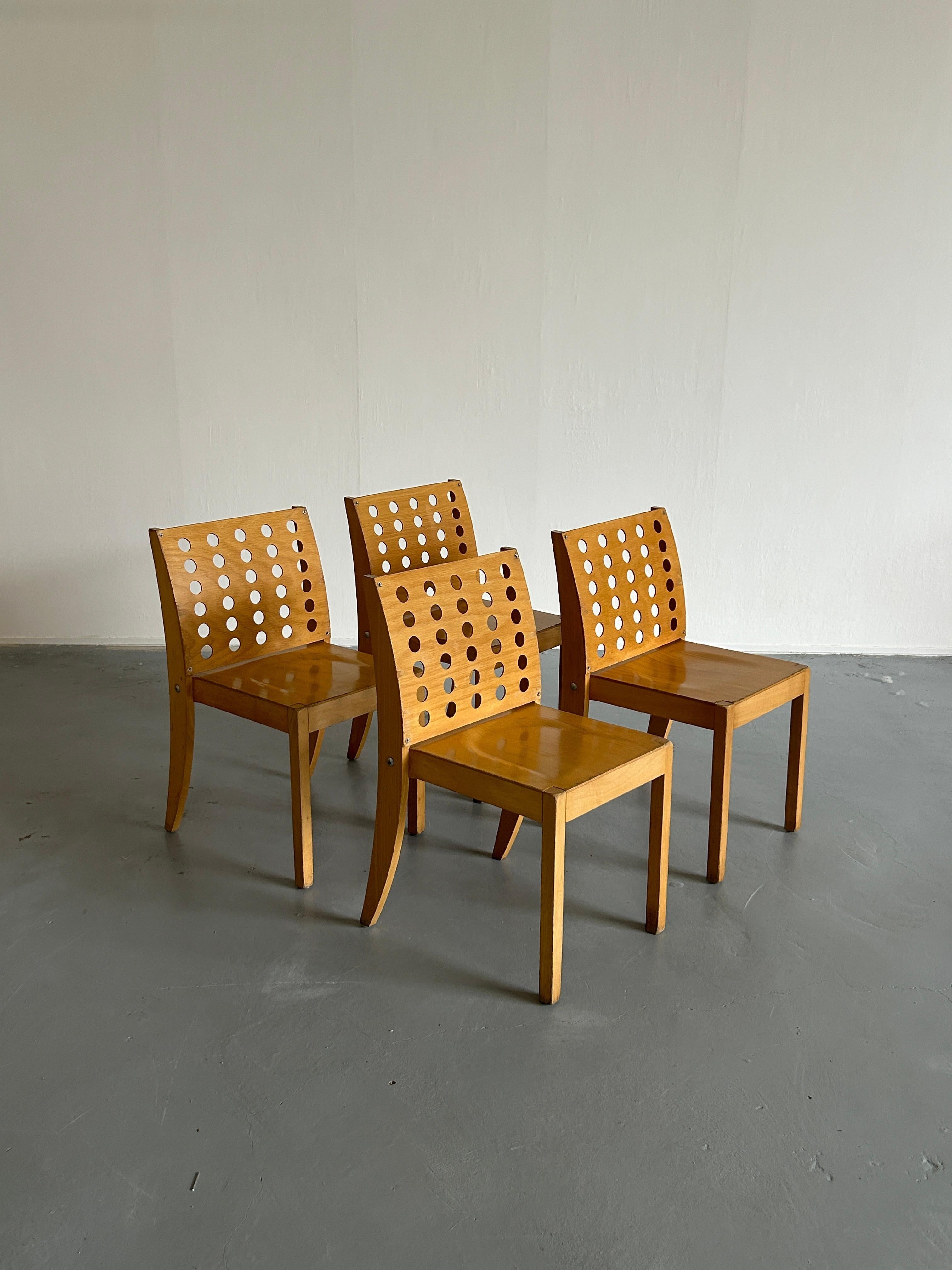 A set of four beautiful vintage and original Thonet S471 chairs, designed by Christoph Zschocke and produced during the 1990s in Germany.
Similar to the style of Roland Rainer.

Lightweight, practical and versatile.

Overall, the chairs are