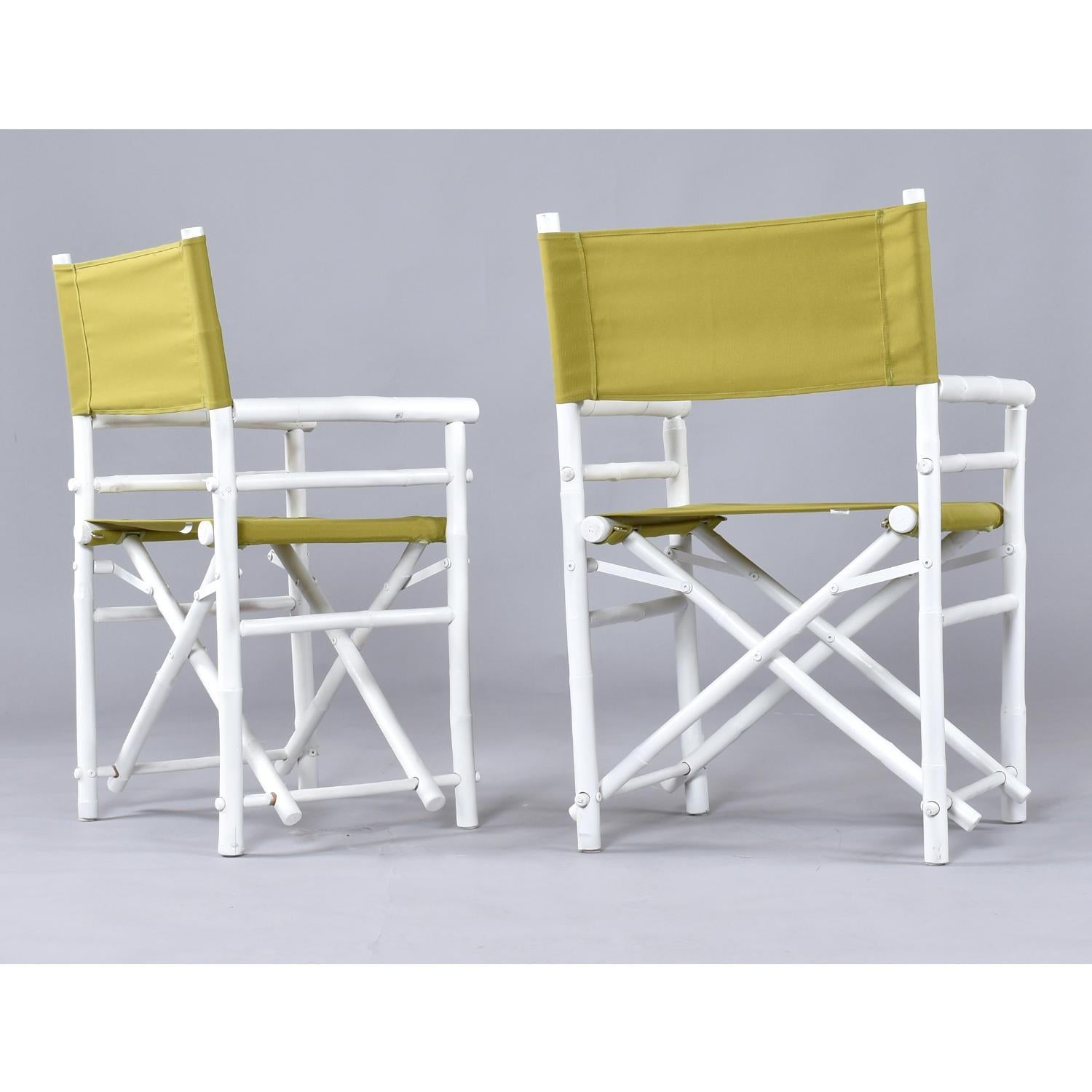 Fine XX secolo Set di 4 sedie da regista pieghevoli in tela di bambù e rattan bianco vintage in vendita
