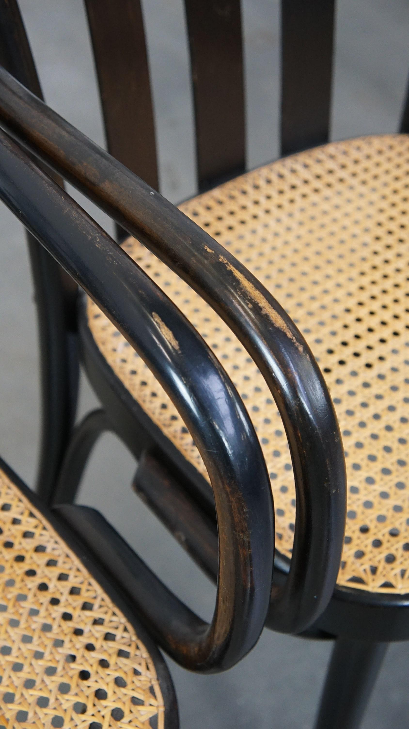 Set di 4 sedie da pranzo/bistrot in legno dal design vintage con sedute intrecciate in vendita 8