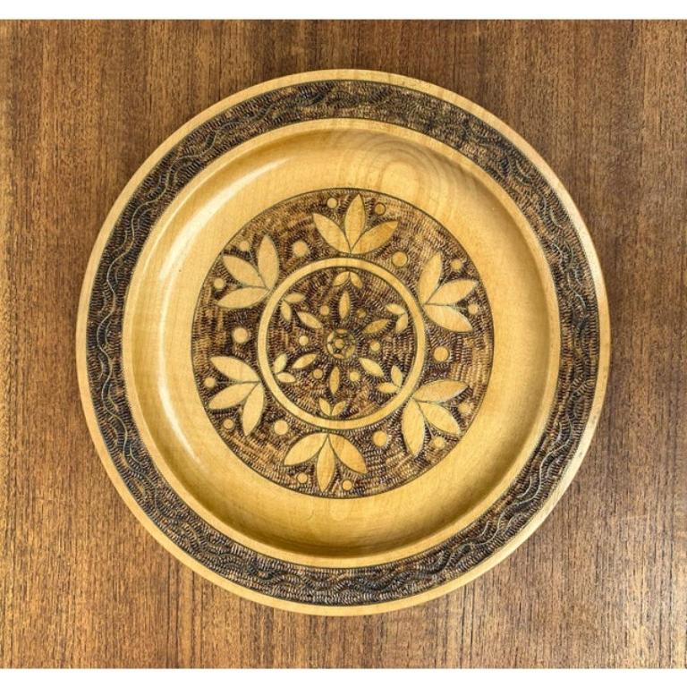Set von 4 Vintage-Wandtellern aus Holz im Zustand „Hervorragend“ im Angebot in Hamburg, DE