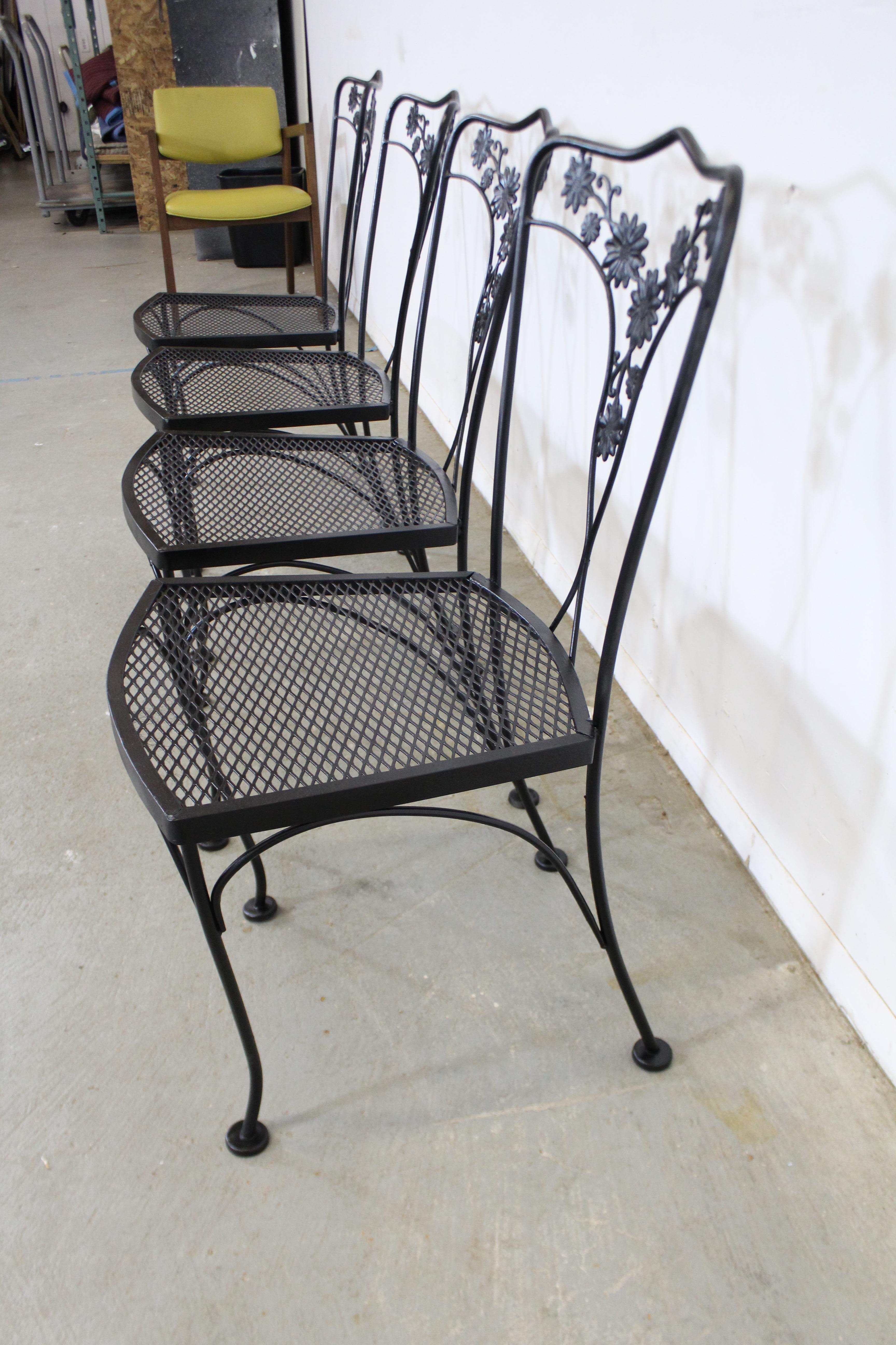 Set of 4 Vintage Wrought Floral Iron Patio Dining Side Chairs In Good Condition In Wilmington, DE