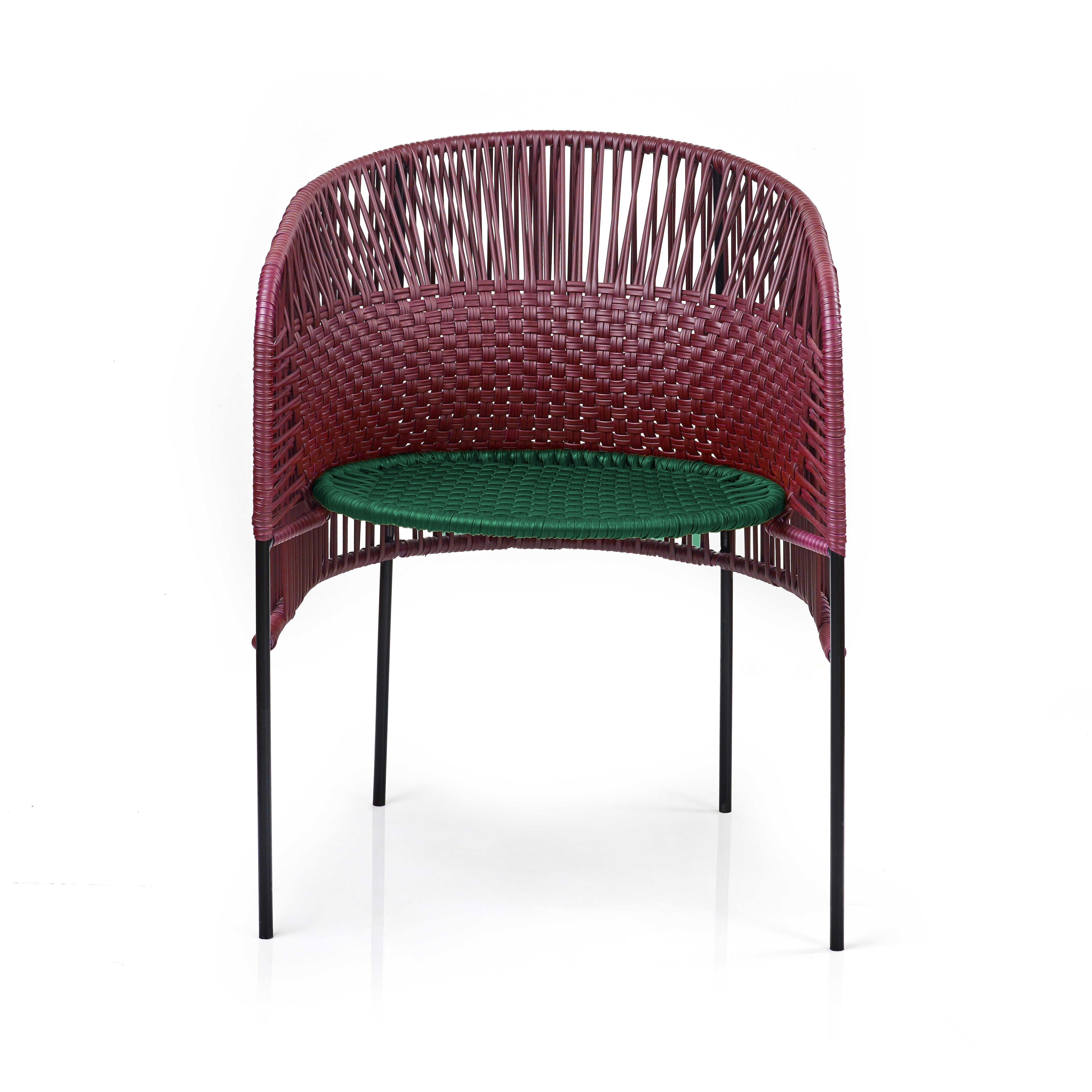 Set of 4 Violet green caribe chic dining chair by Sebastian Herkner.
Materials: Galvanized and powder-coated tubular steel. PVC strings are made from recycled plastic.
Technique: Made from recycled plastic and weaved by local craftspeople in