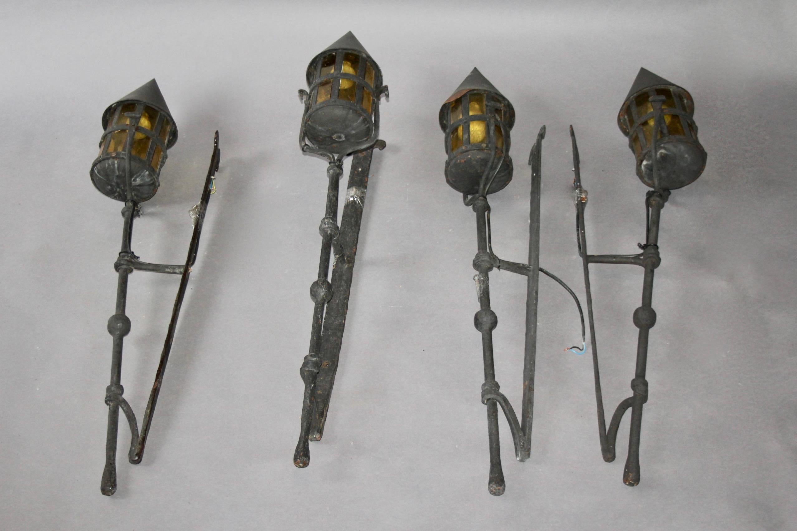 Set di 4 lanterne da parete in metallo 