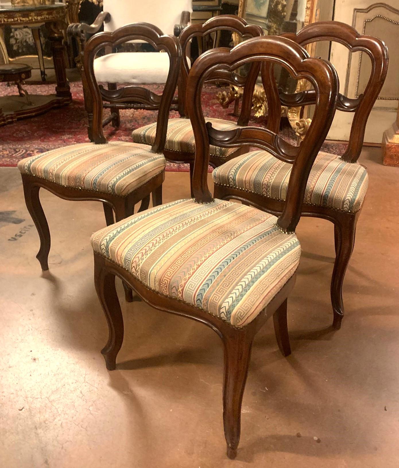 Italian set of 4 walnut chairs, curved backrest and padded seat, Italy For Sale