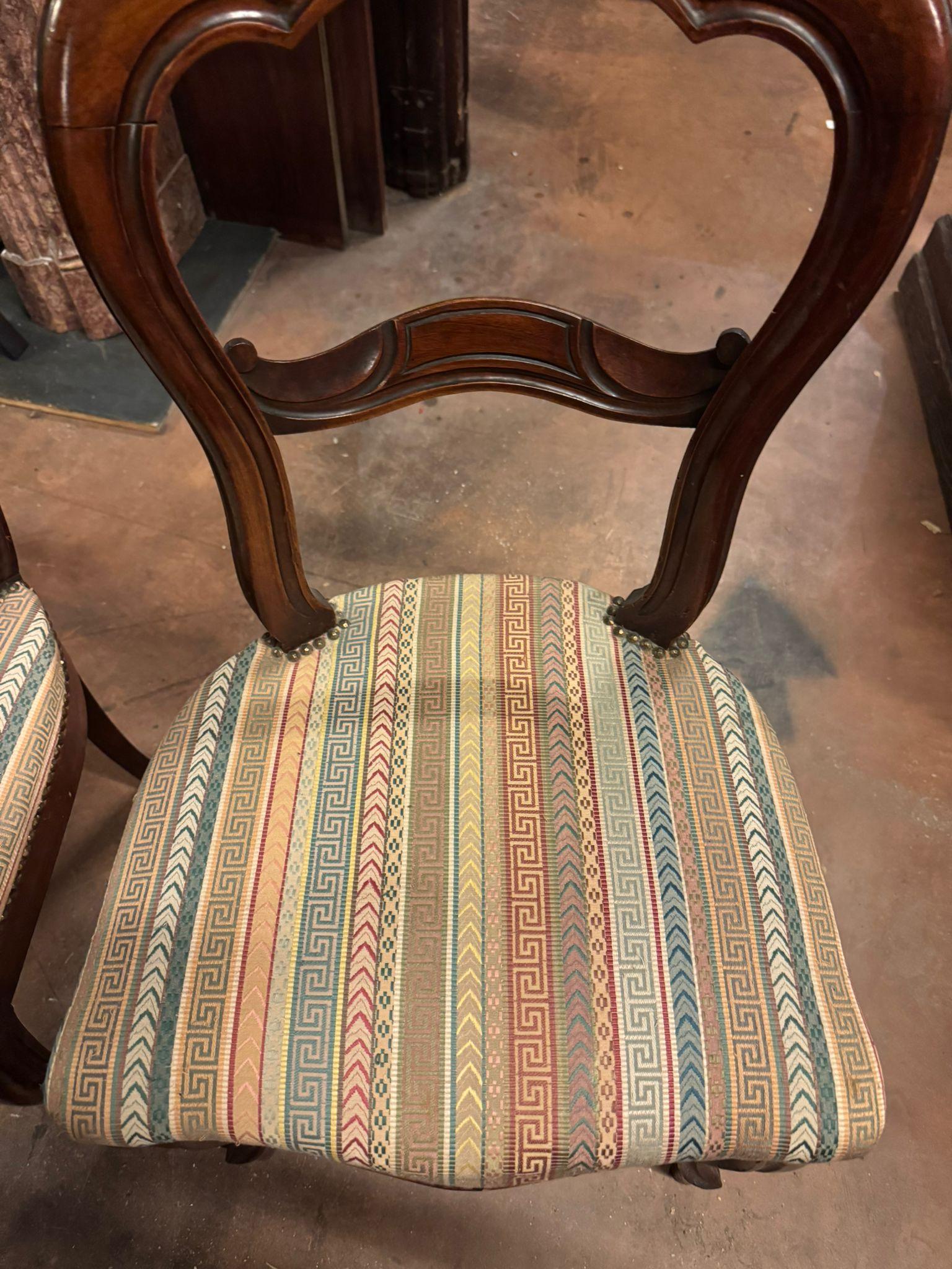Walnut set of 4 walnut chairs, curved backrest and padded seat, Italy For Sale