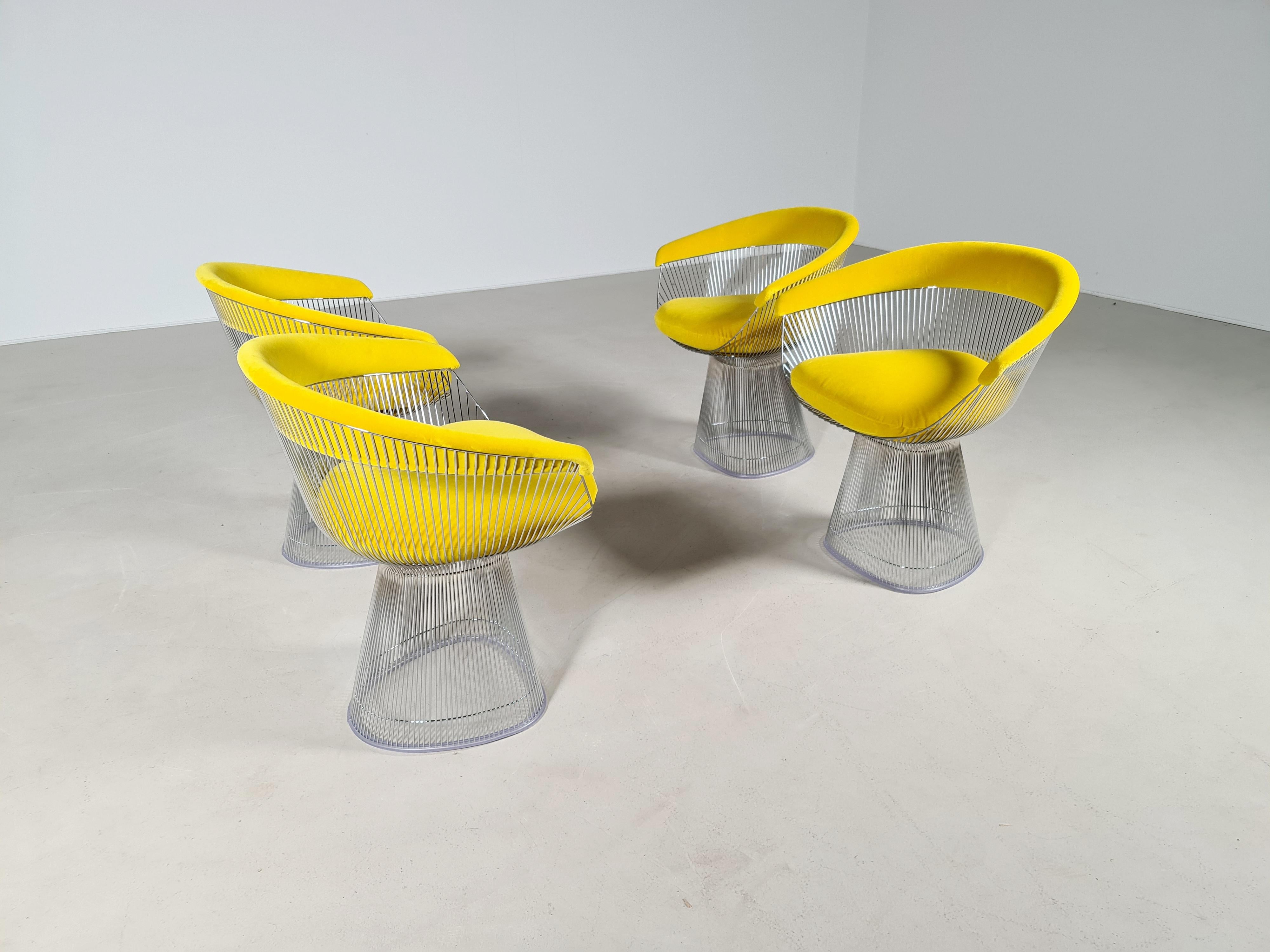 Italian Set of 4 Warren Platners Chairs by Knoll International