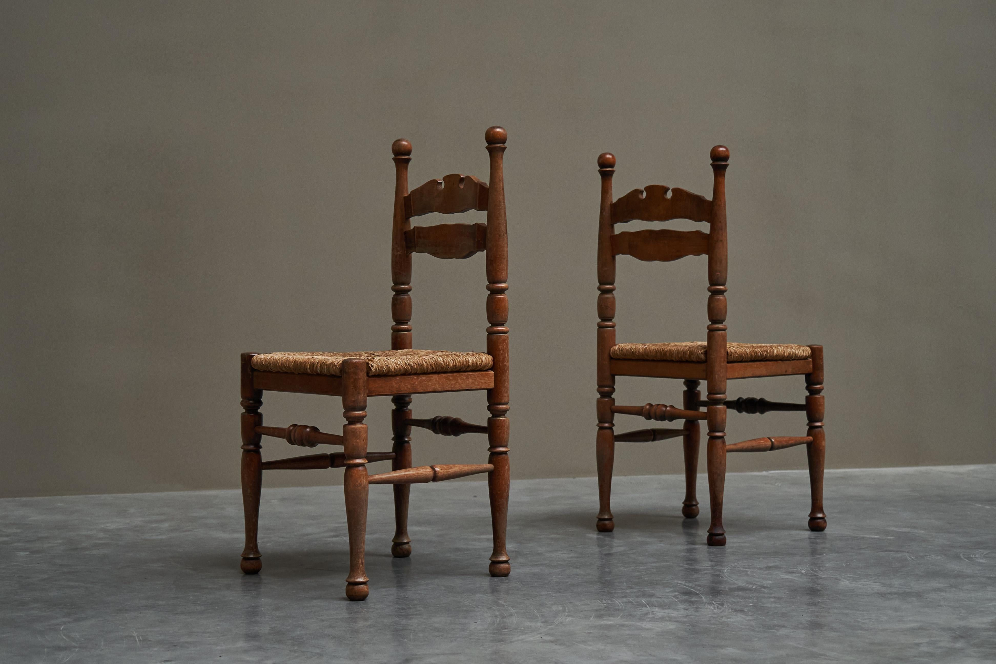 Set di 4 sedie stravaganti in Oak e giunco anni '50 In condizioni buone in vendita a Meer, VAN