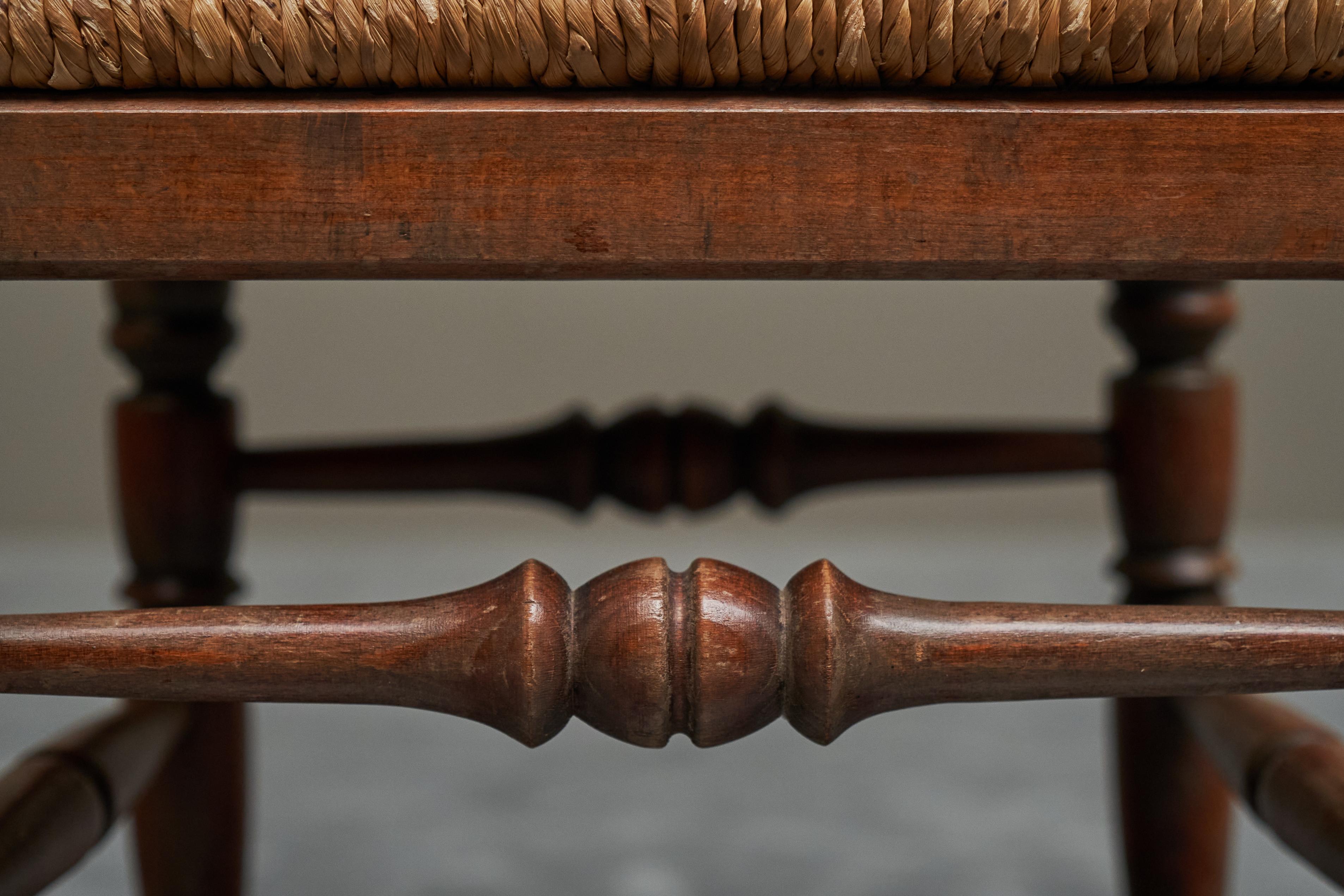 XX secolo Set di 4 sedie stravaganti in Oak e giunco anni '50 in vendita