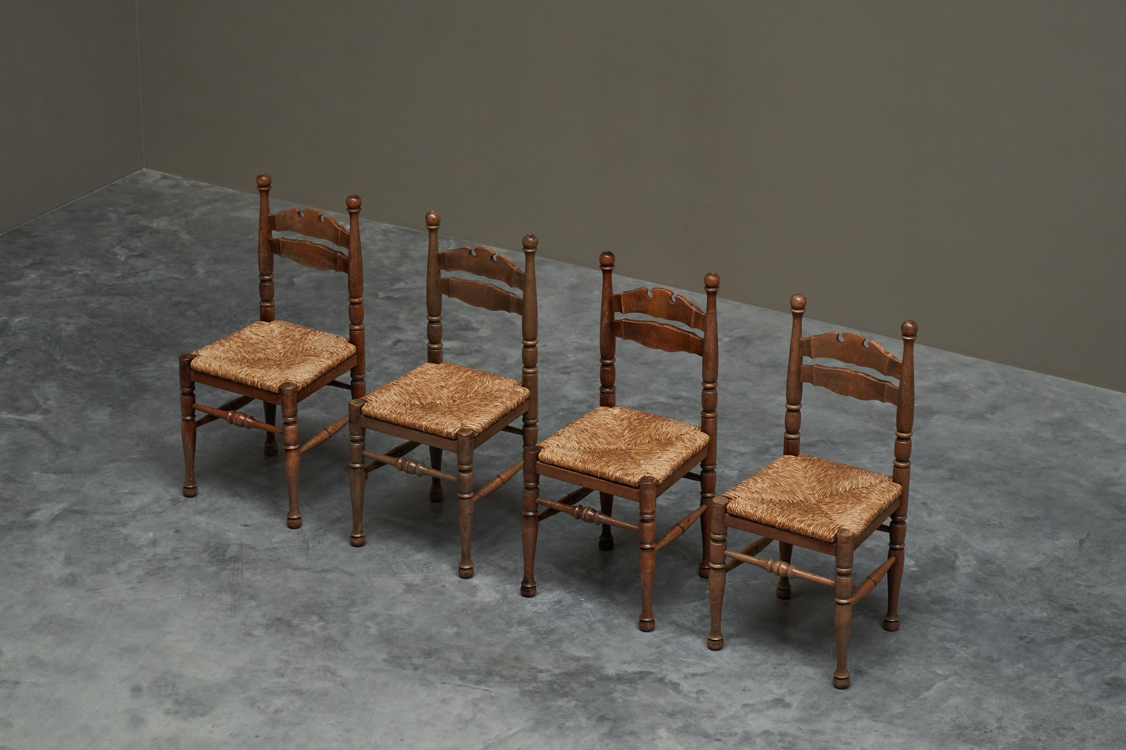 Giunco Set di 4 sedie stravaganti in Oak e giunco anni '50 in vendita