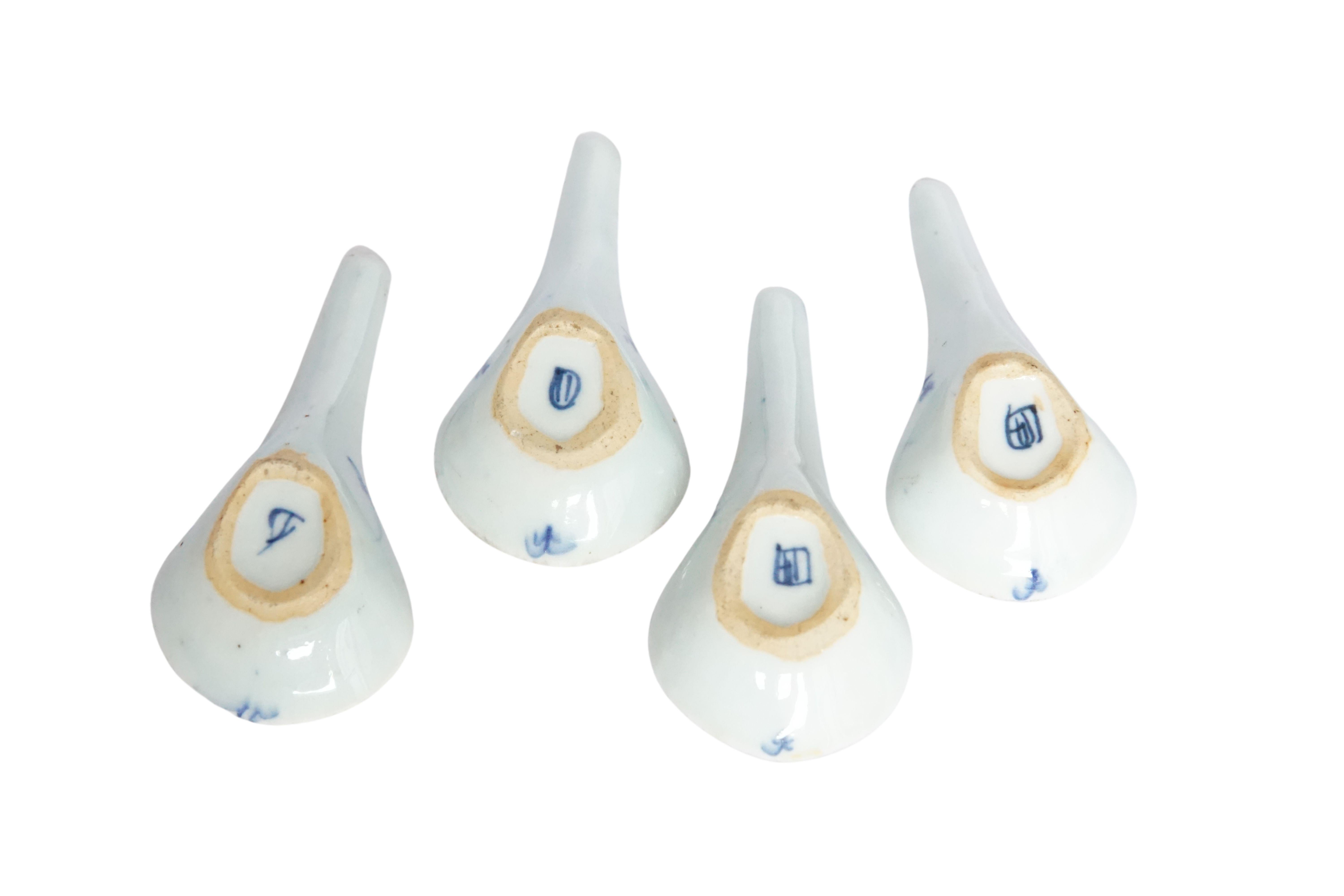 Set of 4 White & Blue Chinese Ceramic / Porcelain Spoons, Double Happiness In Good Condition For Sale In Jimbaran, Bali