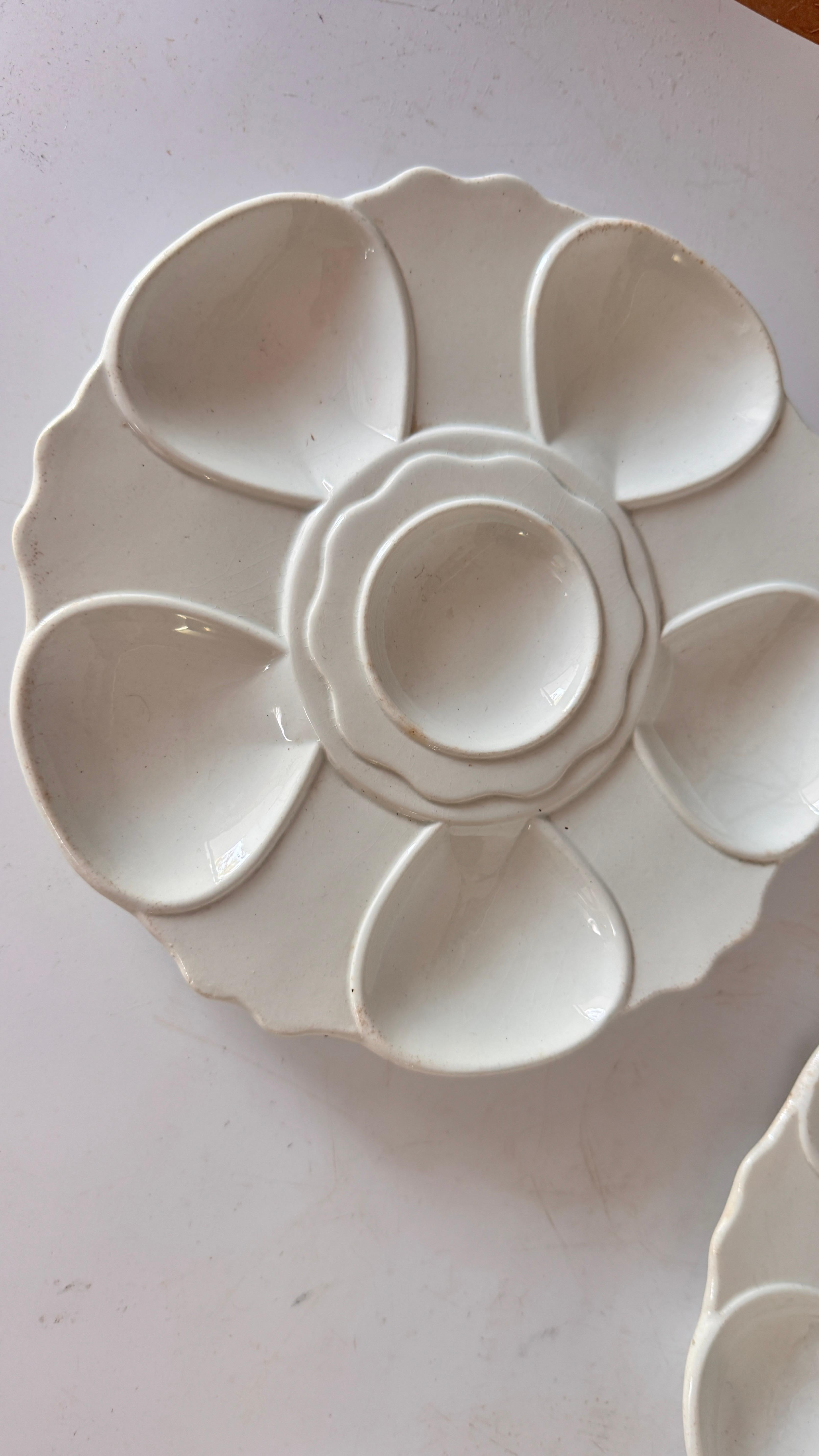 Set of 4 White Ceramic Oyster Plates – 1970s French Mid-Century Design im Angebot 1