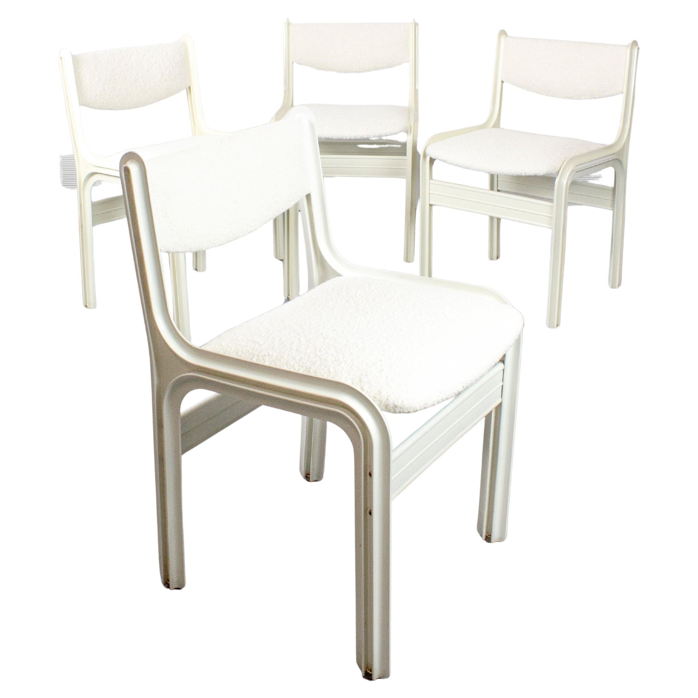 Set di 4 sedie bianche in PVC - Studio Kastilia - Italia - C.C. 1970 in vendita