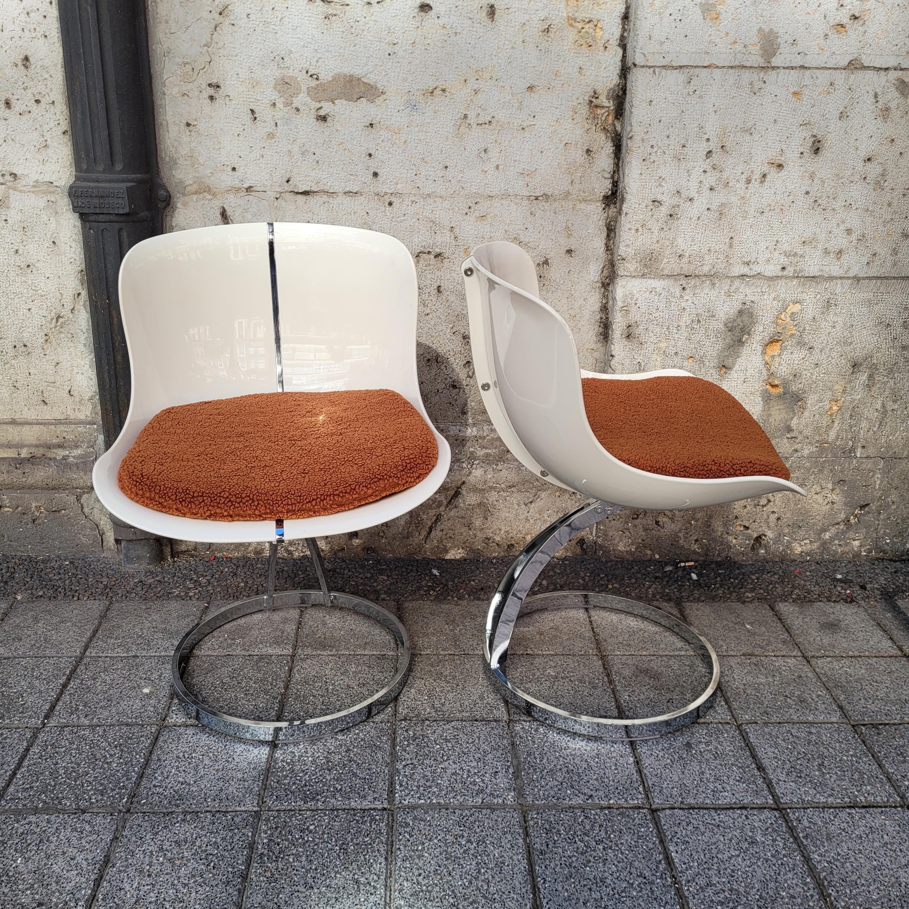 Set of 4 white Space Age Goldfinger fiberglass chairs after Michel Cadestin For Sale 6