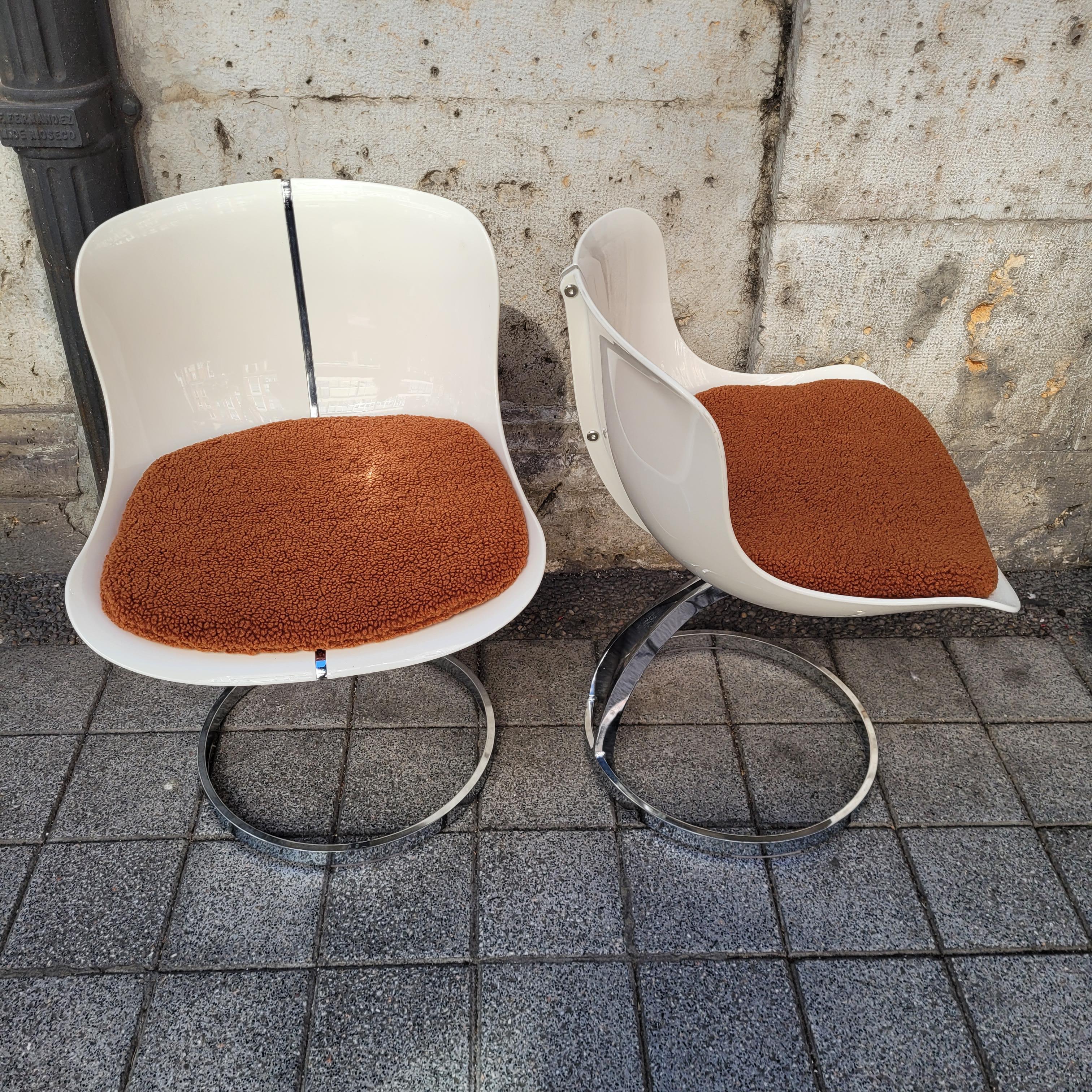Set of 4 white Space Age Goldfinger fiberglass chairs after Michel Cadestin For Sale 7