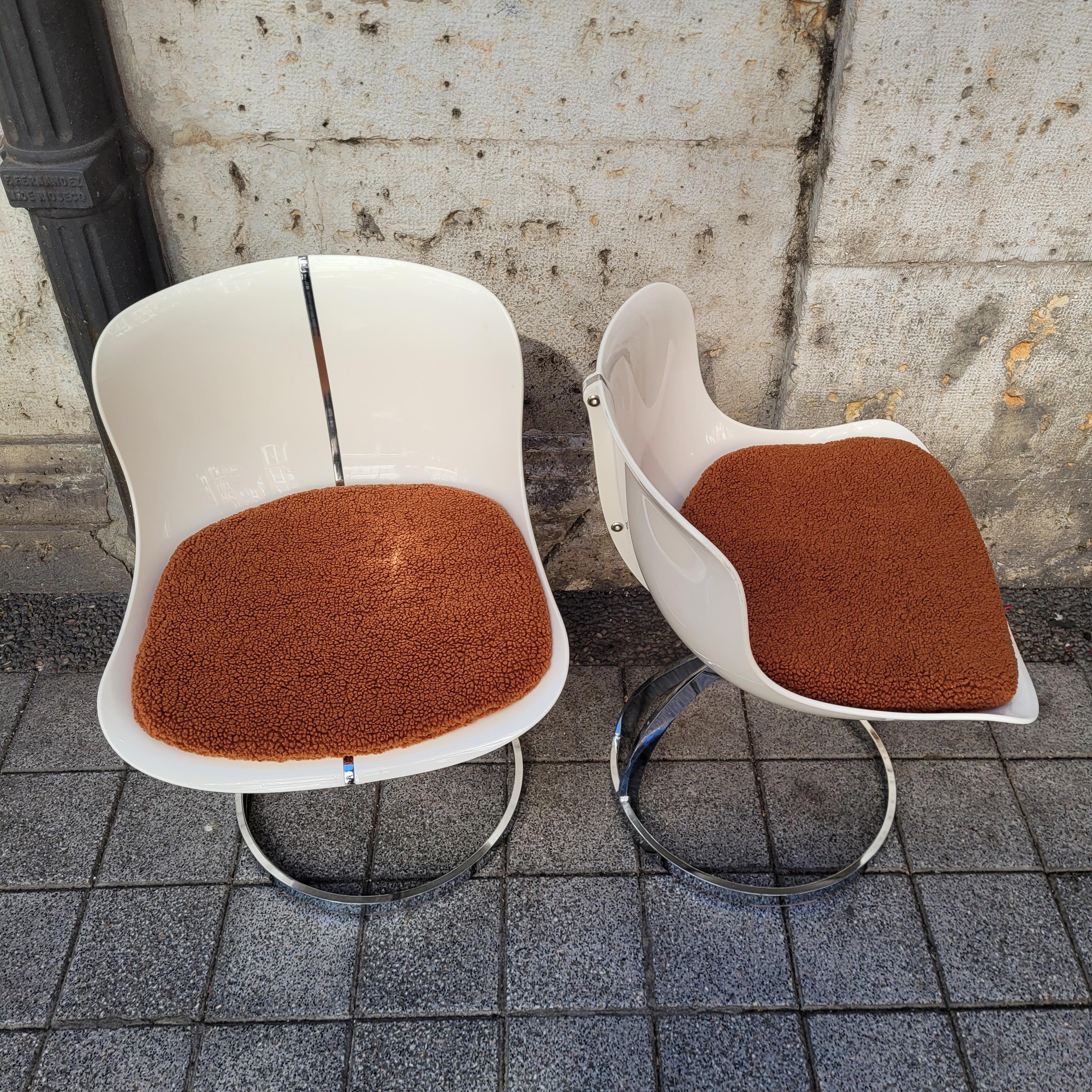 Set of 4 white Space Age Goldfinger fiberglass chairs after Michel Cadestin For Sale 8