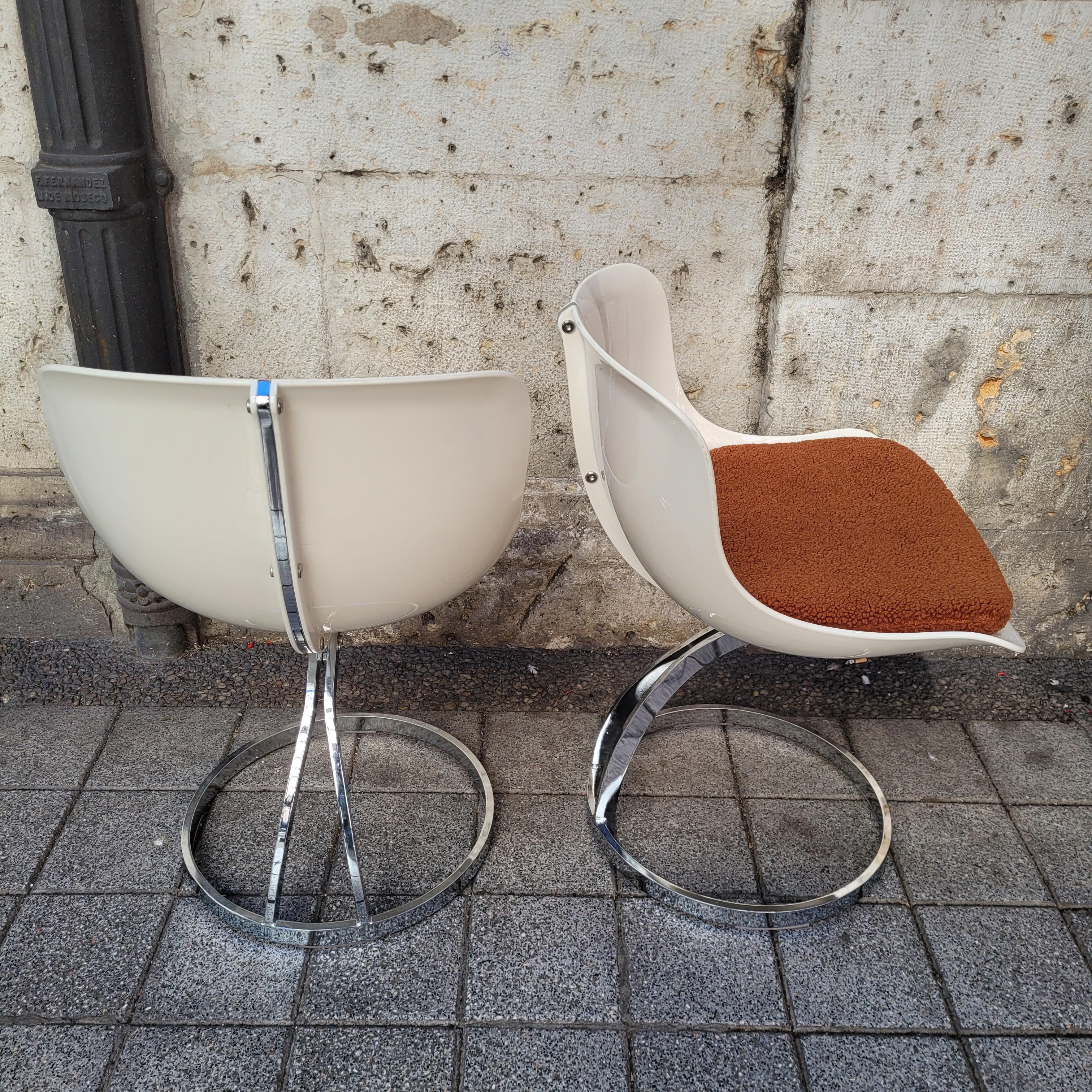 Set of 4 white Space Age Goldfinger fiberglass chairs after Michel Cadestin For Sale 12
