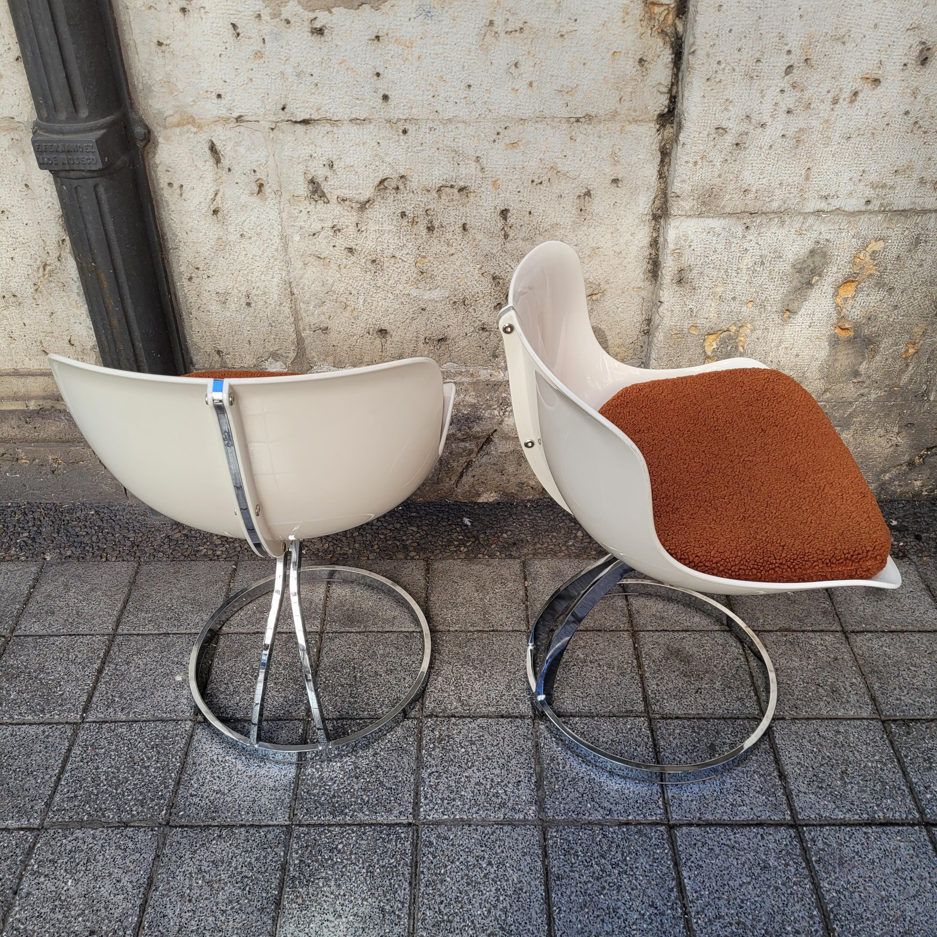 Set of 4 white Space Age Goldfinger fiberglass chairs after Michel Cadestin For Sale 13