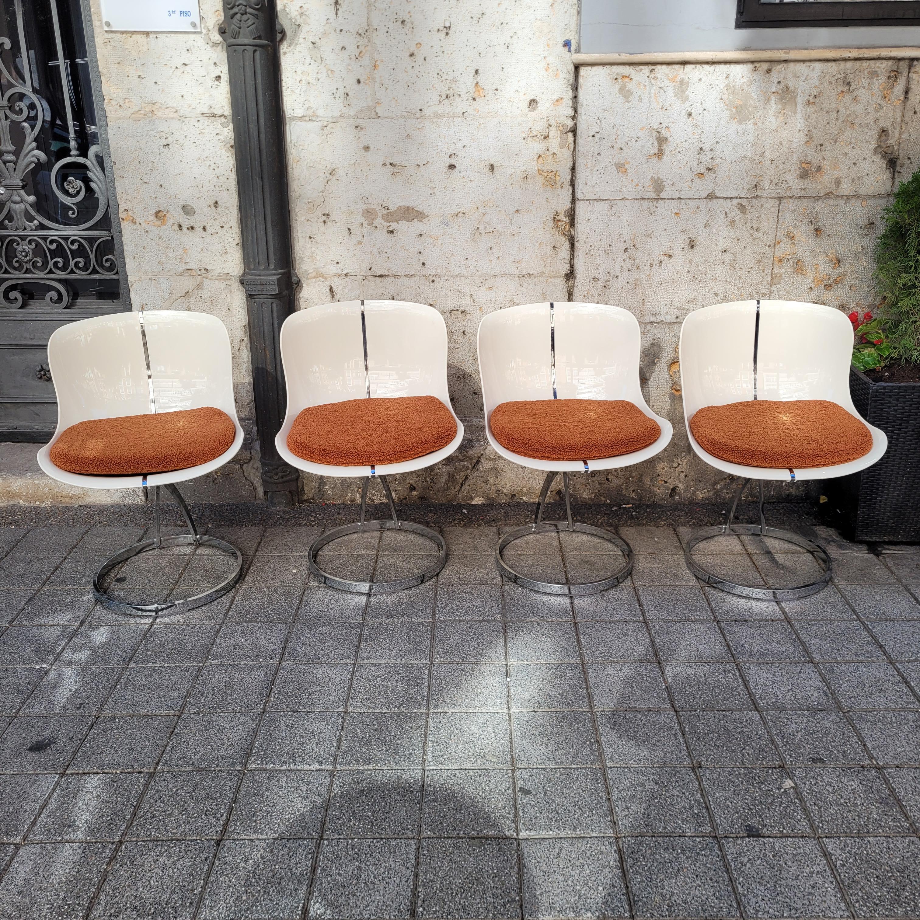 Steel Set of 4 white Space Age Goldfinger fiberglass chairs after Michel Cadestin For Sale