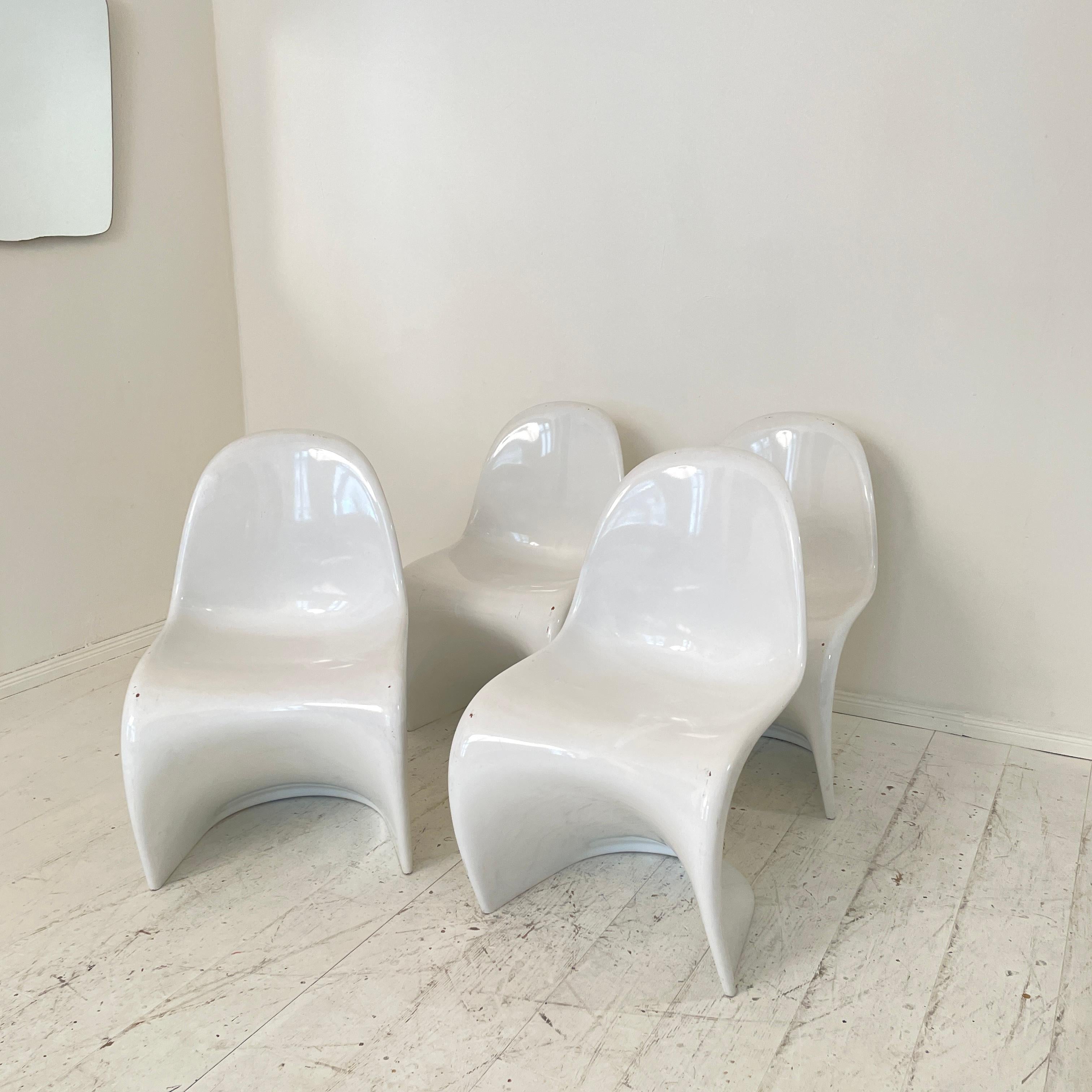 Set of 4 White Verner Panton Chais 1st Edition, Herman Miller, Denmark, 1960s In Good Condition For Sale In Berlin, DE
