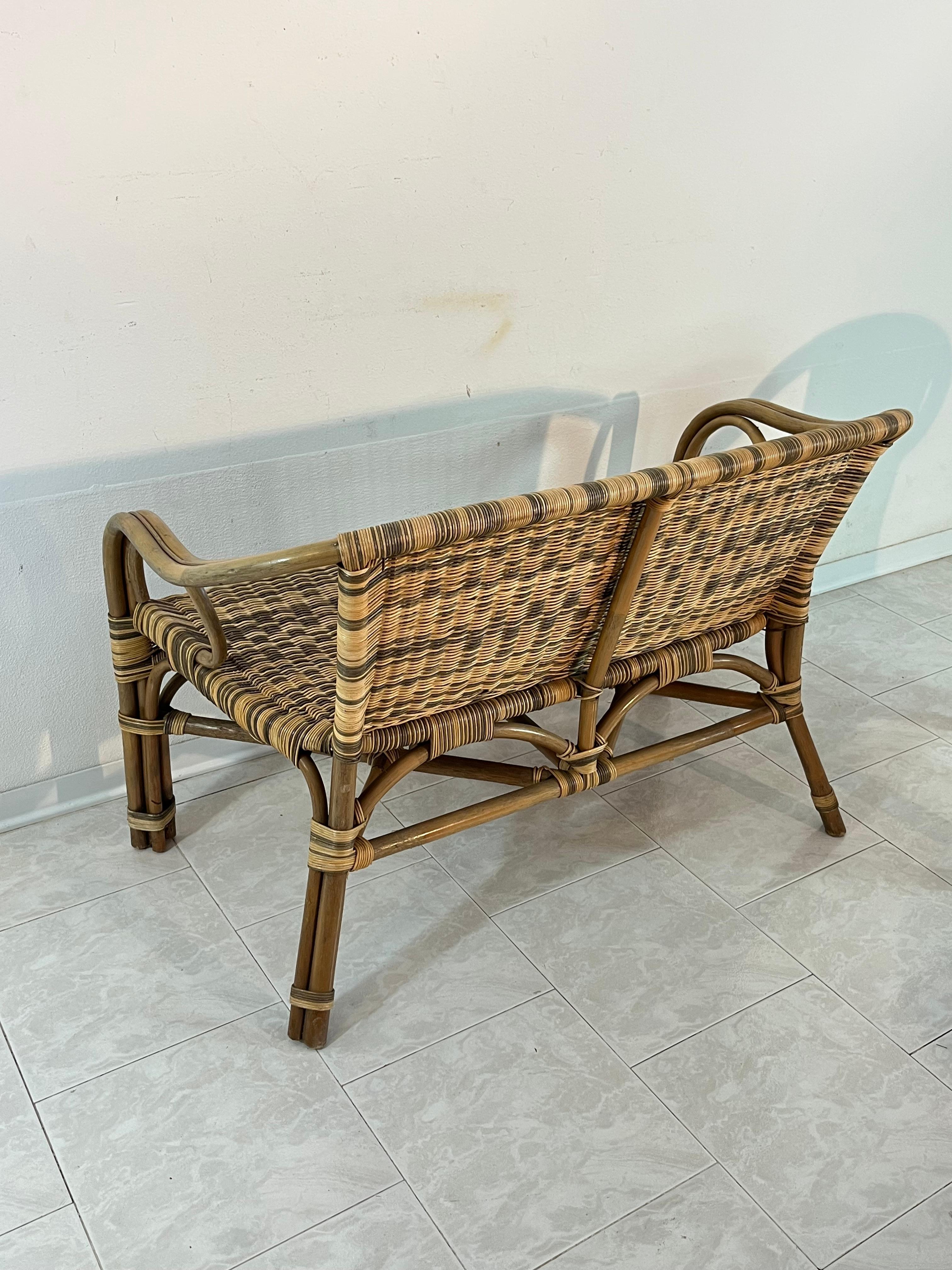 Set di 4 poltrone da divano in vimini tavolino da caffè Made in Italy Anni '60 in vendita 4