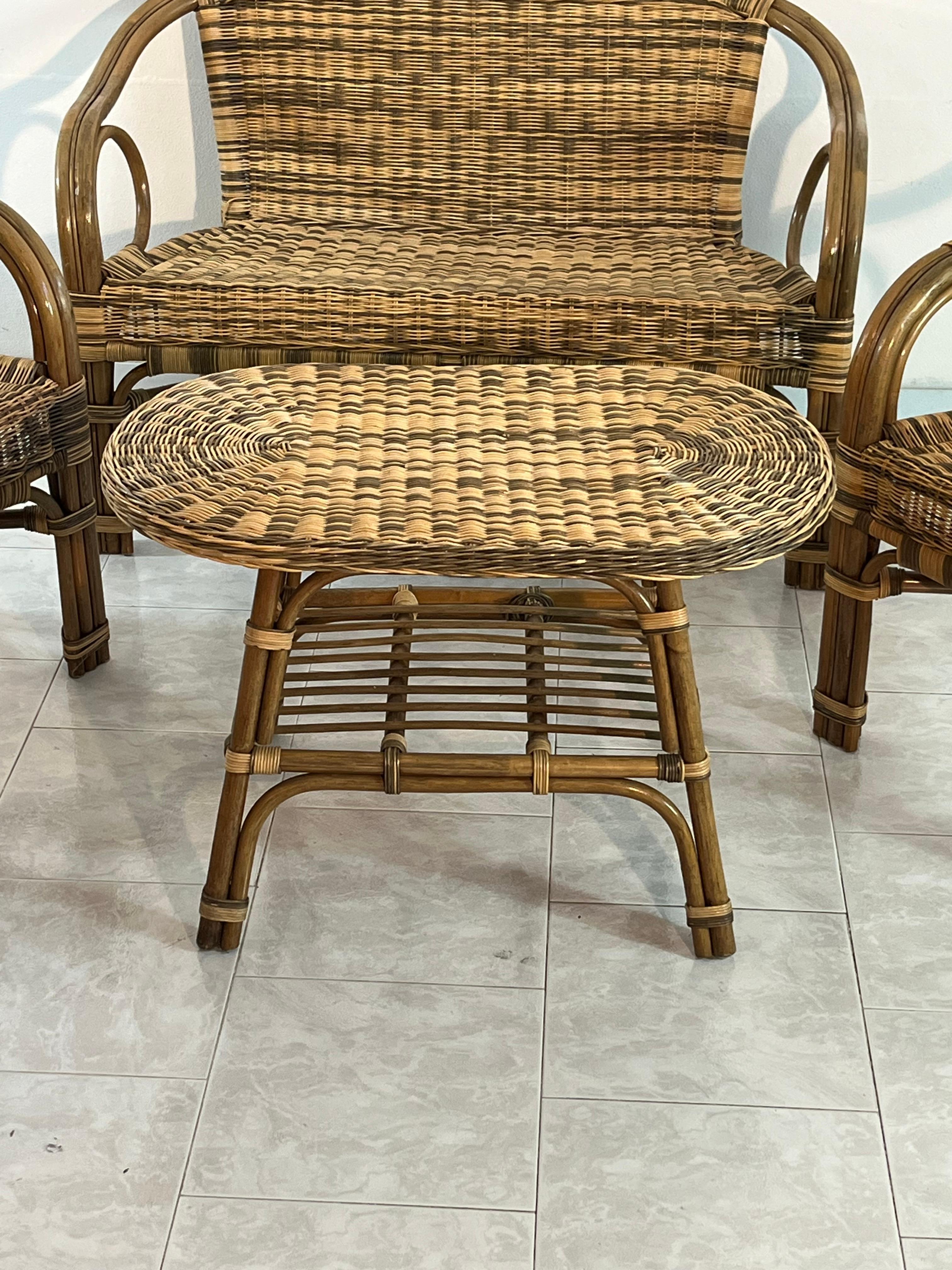 Set di 4 poltrone da divano in vimini tavolino da caffè Made in Italy Anni '60 in vendita 6