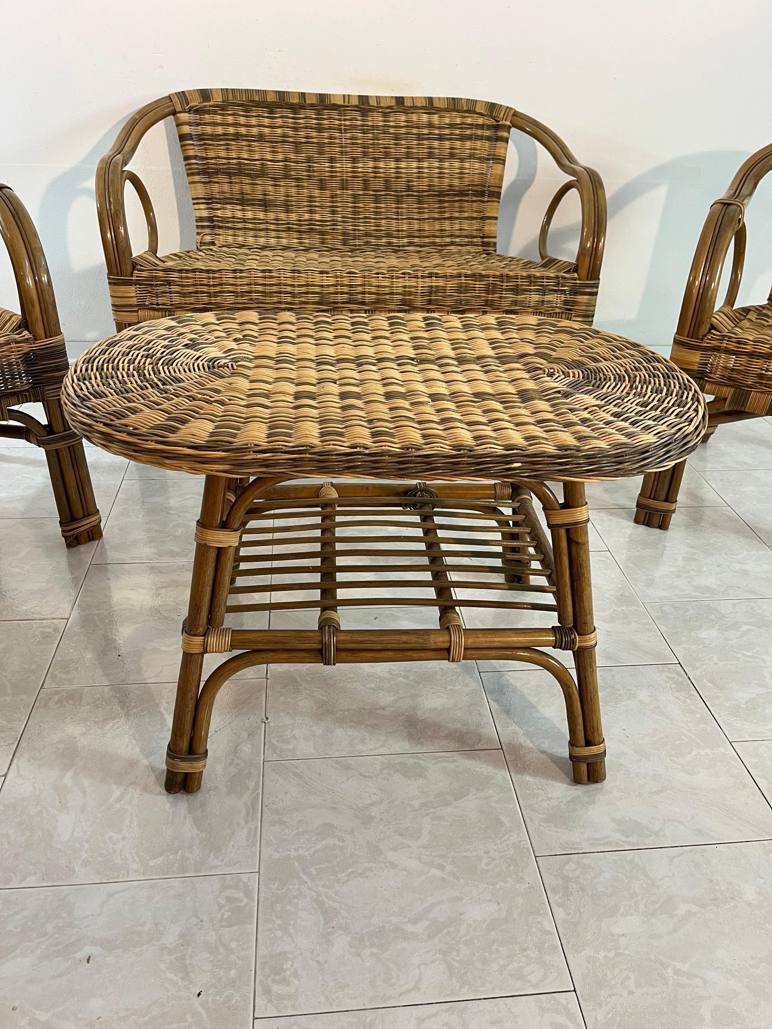Set di 4 poltrone da divano in vimini tavolino da caffè Made in Italy Anni '60 In condizioni buone in vendita a Palermo, IT