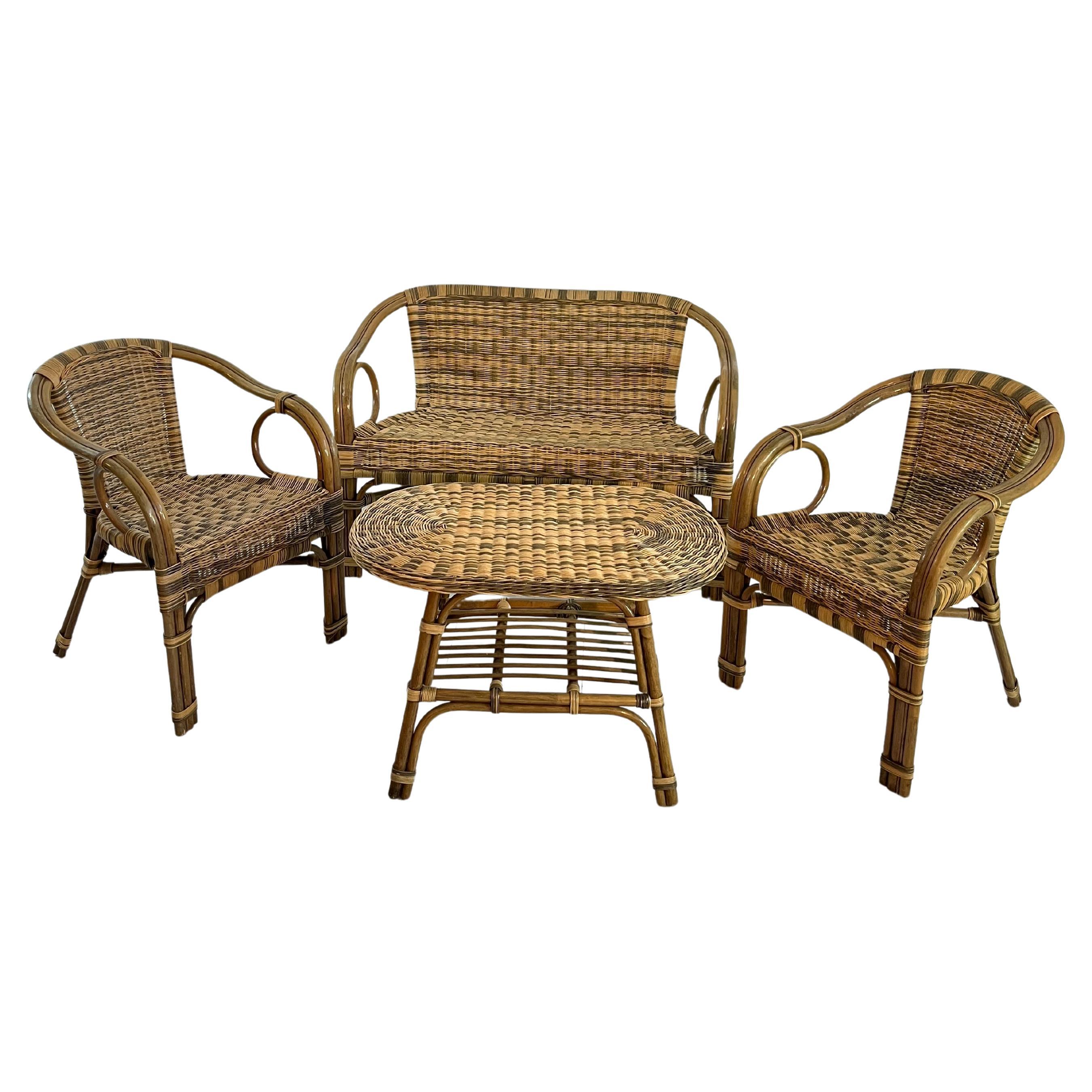 Set di 4 poltrone da divano in vimini tavolino da caffè Made in Italy Anni '60 in vendita