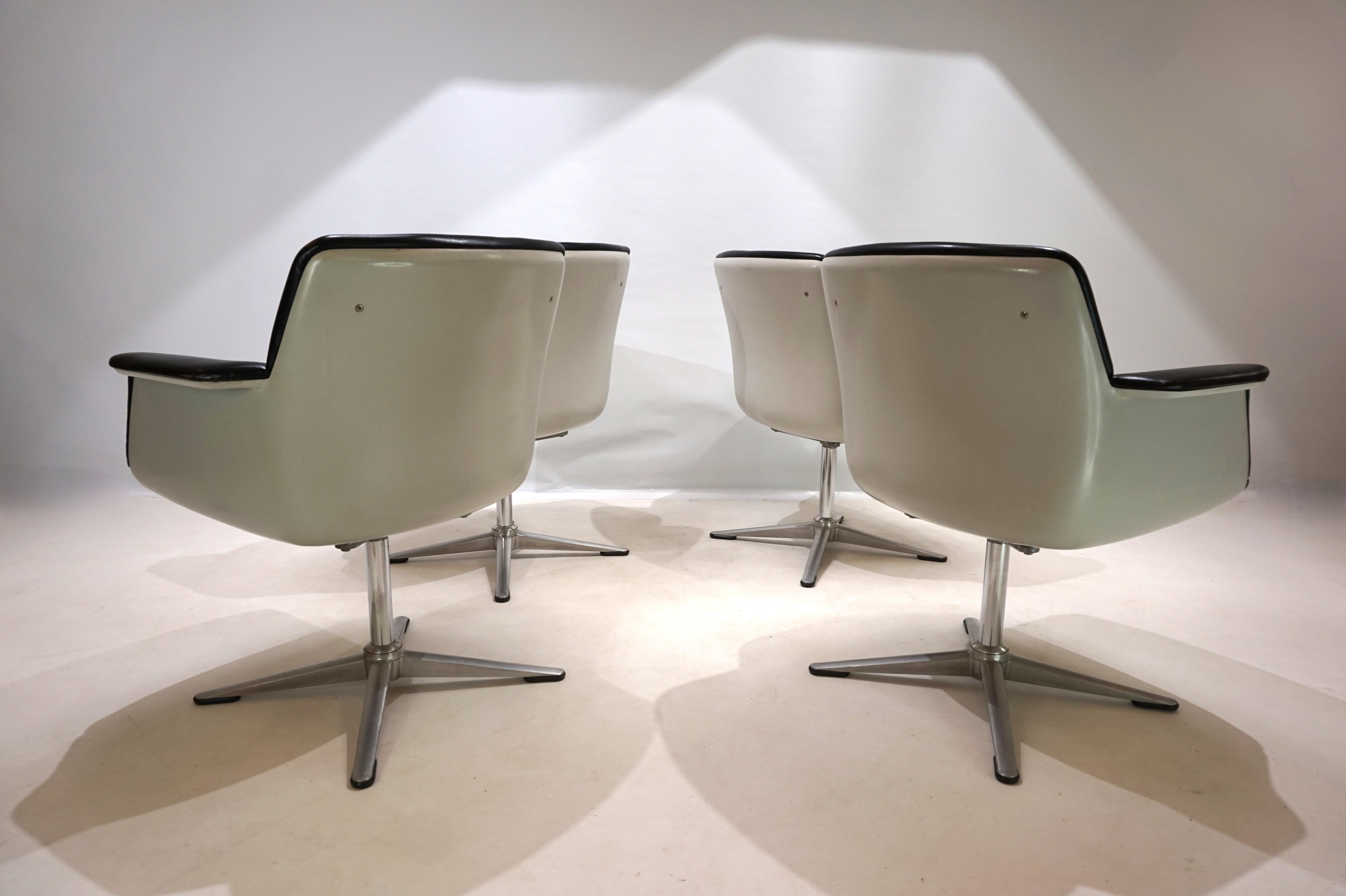 Set of 4 Wilkhahn 250 dining/office chairs by Friso Kramer 10