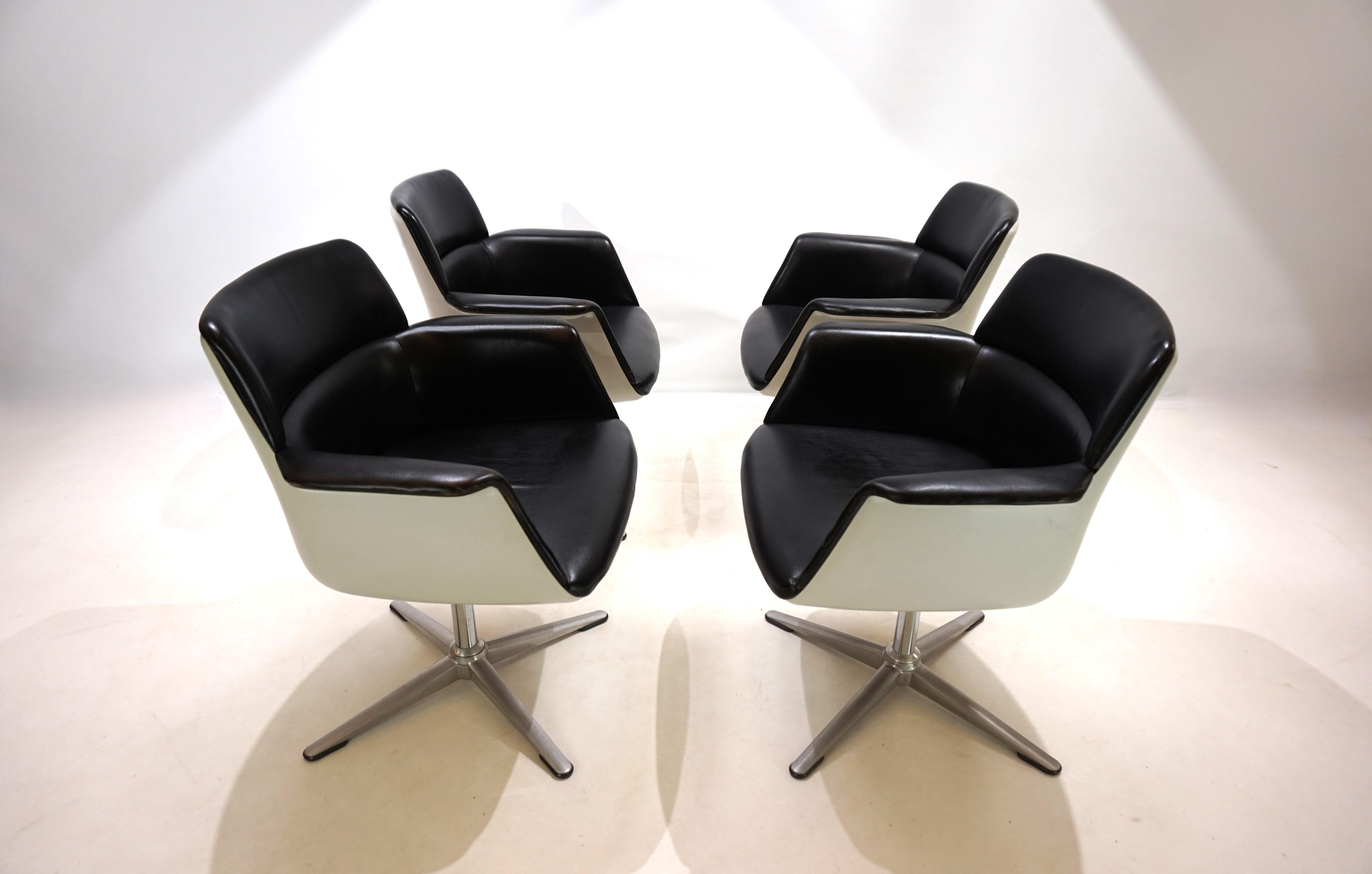Set of 4 Wilkhahn 250 dining/office chairs by Friso Kramer 12