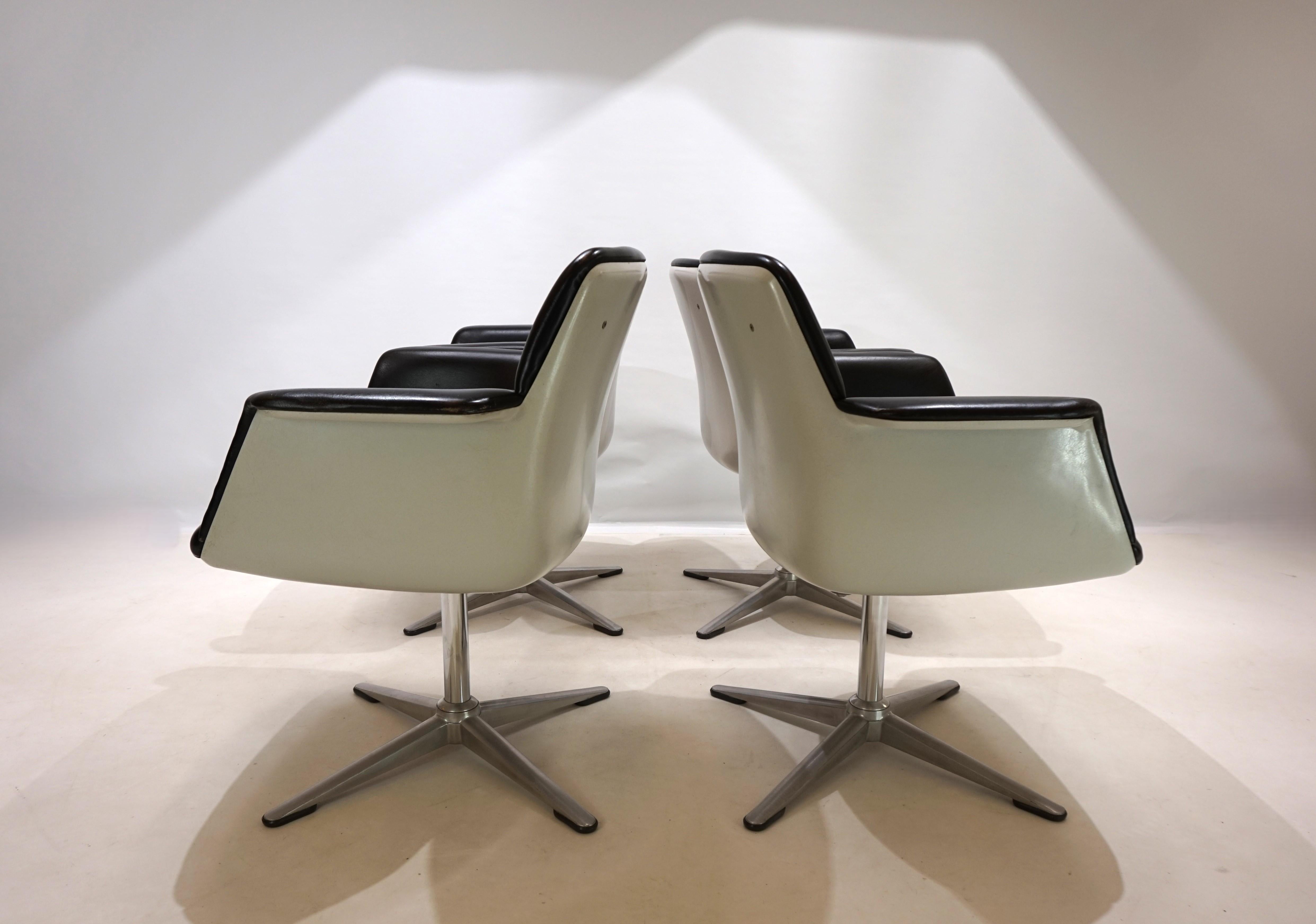 Set of 4 Wilkhahn 250 dining/office chairs by Friso Kramer 13