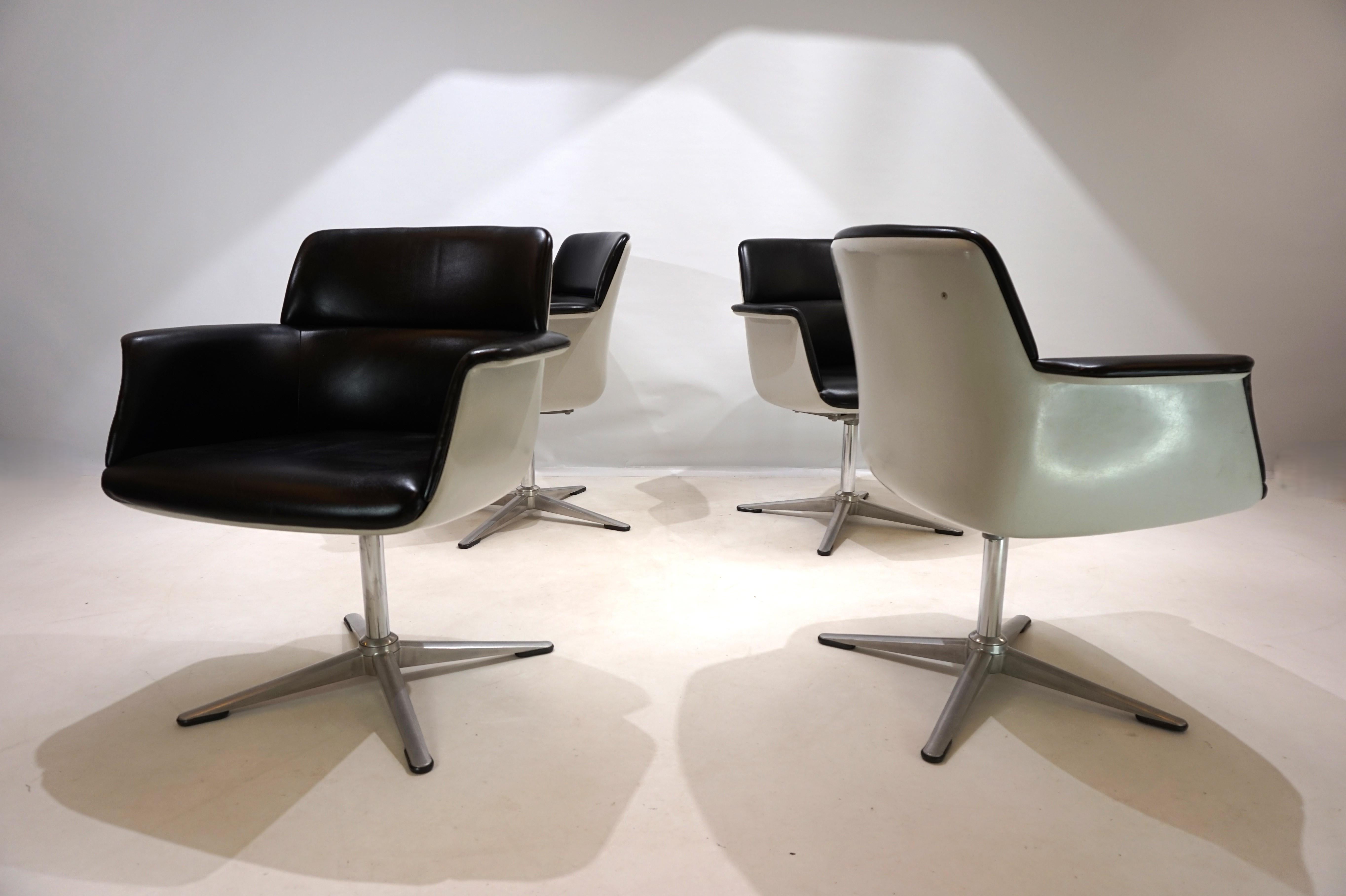 Mid-Century Modern Set of 4 Wilkhahn 250 dining/office chairs by Friso Kramer