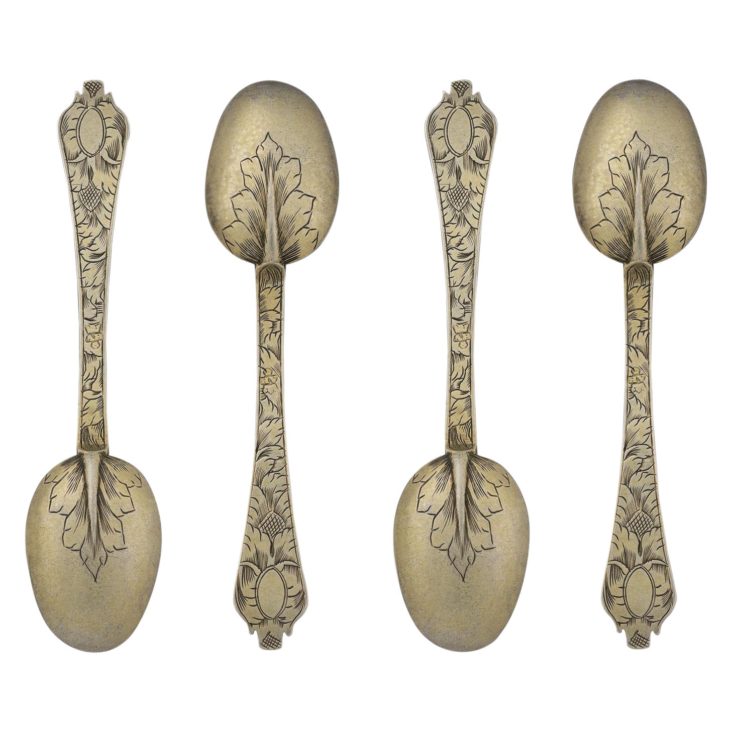 Ensemble de 4 cuillères à thé en argent William & Mary en vermeil gravé, vers 1690