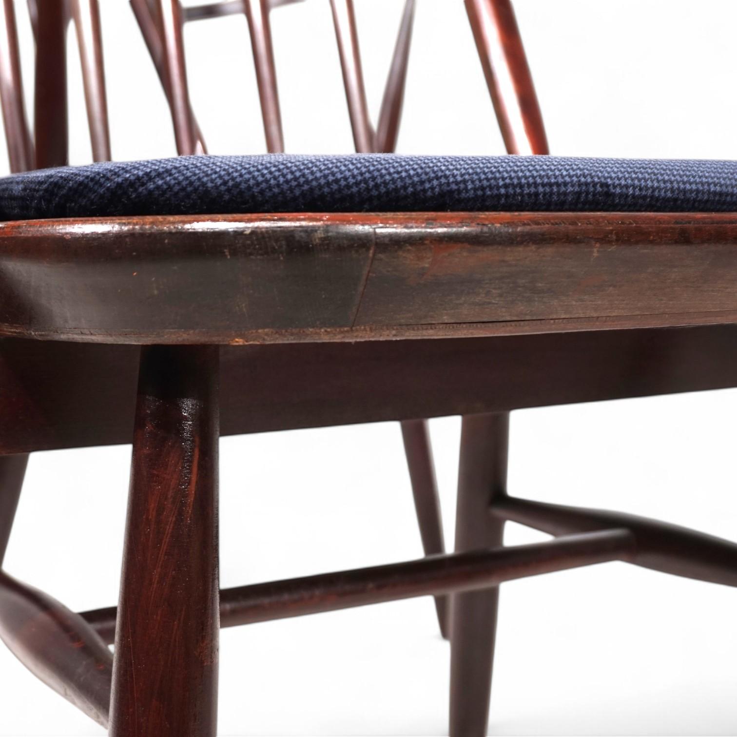 Satz von 4 Windsor-Stühlen, 1960 im Angebot 9