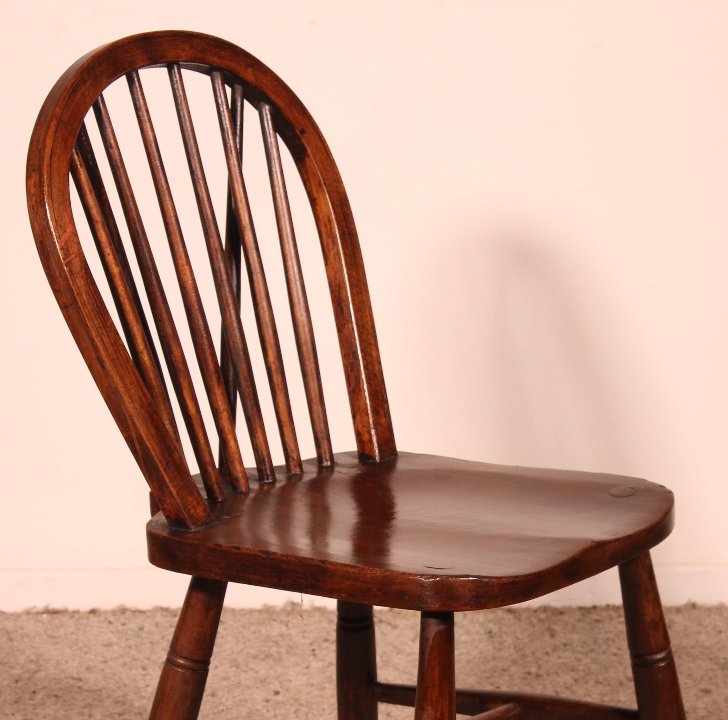 Set Of 4 Windsor Chairs From The 19th Century For Sale 4