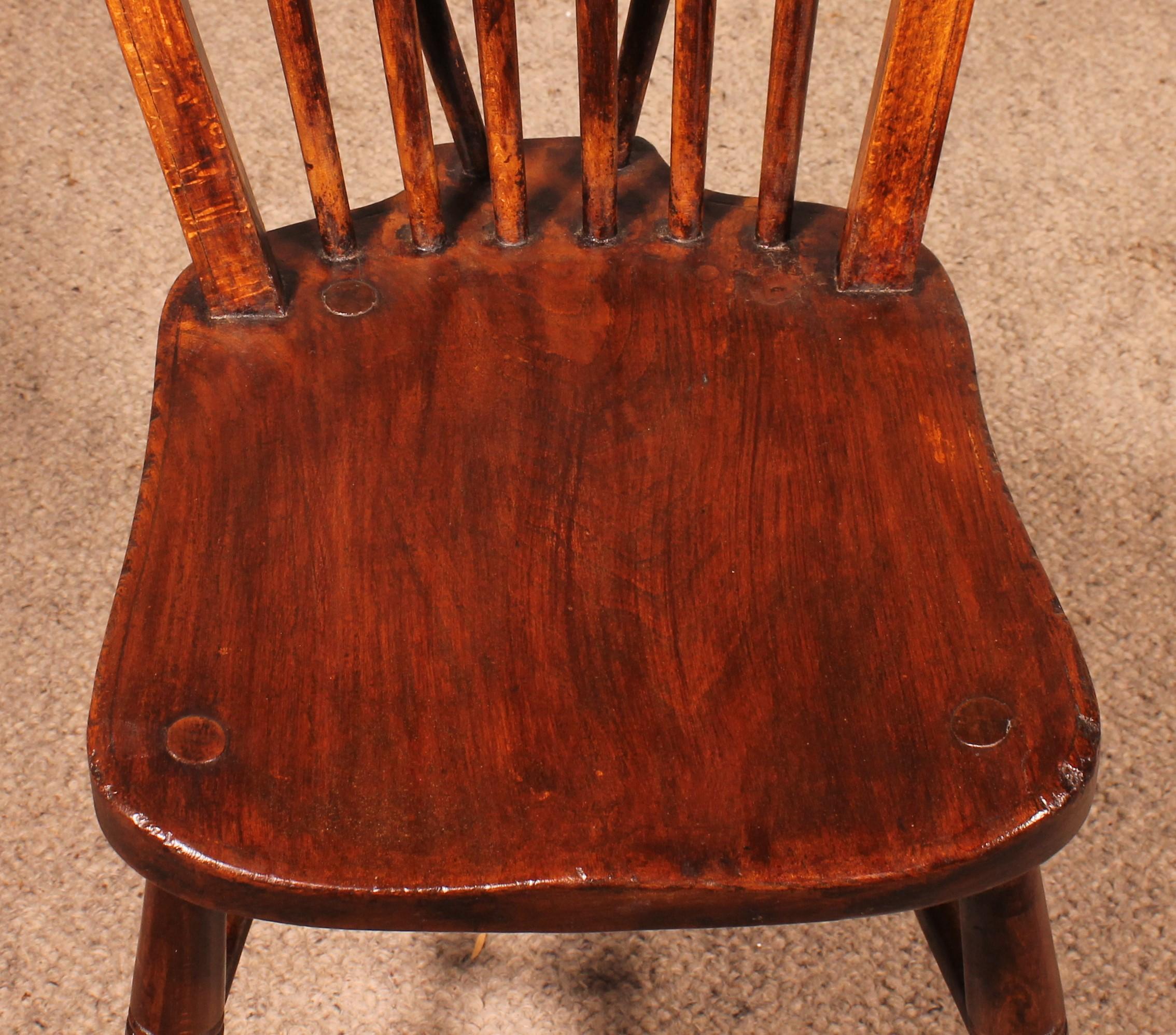 Set Of 4 Windsor Chairs From The 19th Century In Good Condition For Sale In Brussels, Brussels