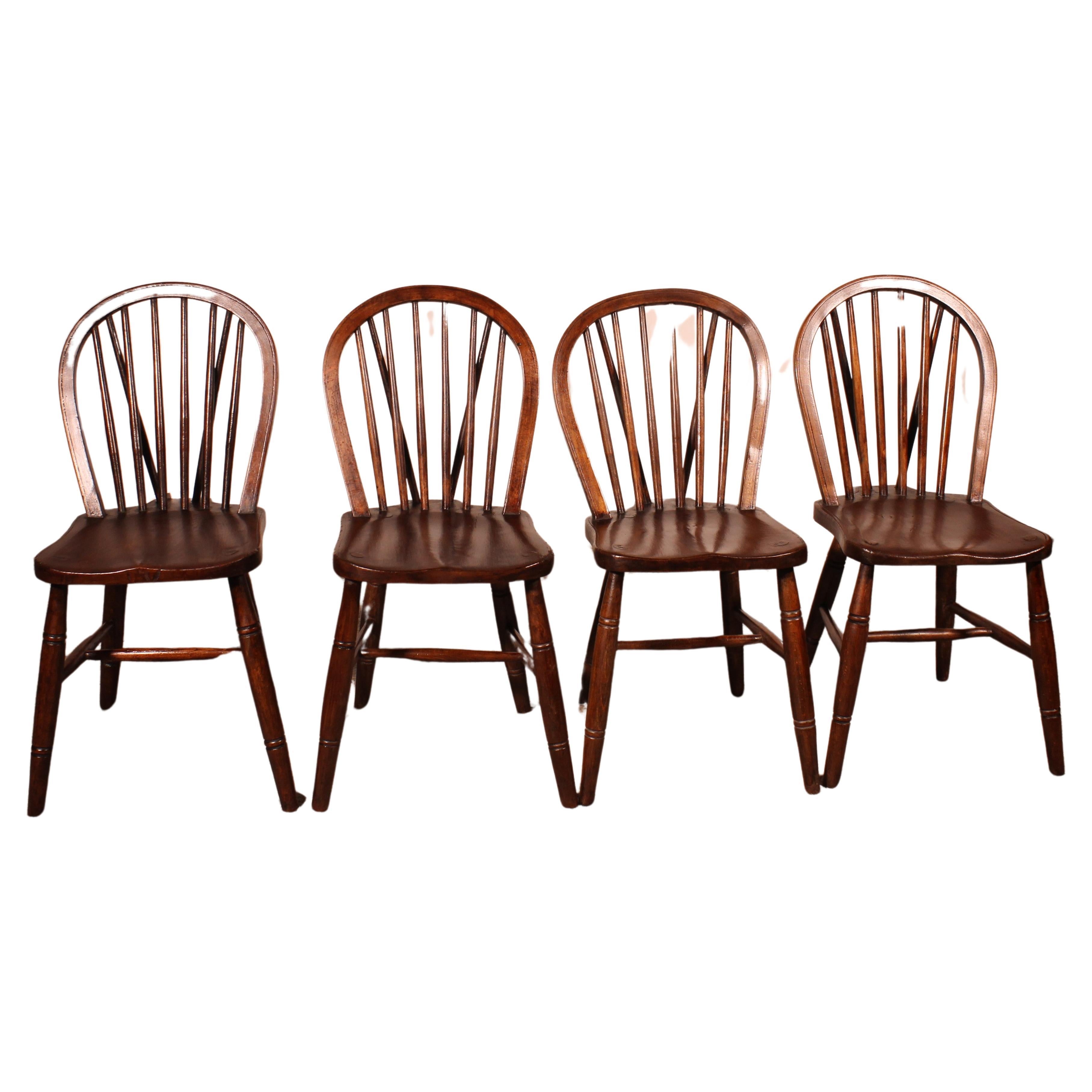 Set Of 4 Windsor Chairs From The 19th Century